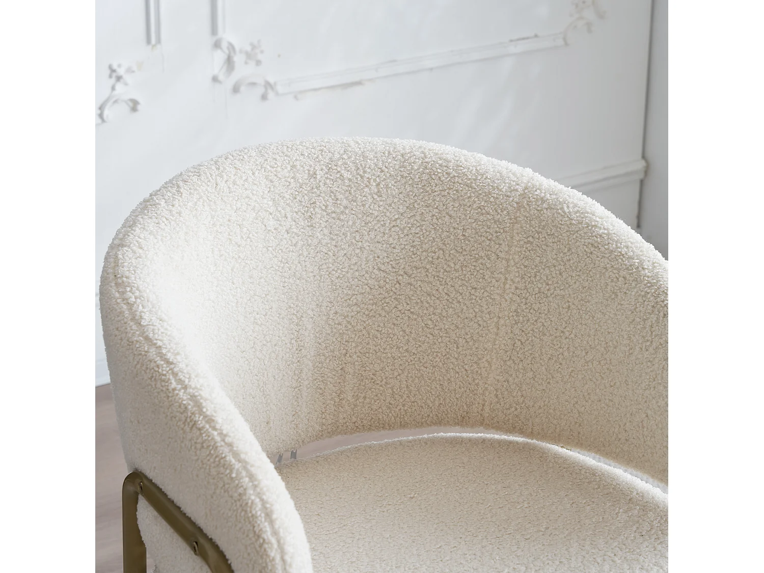 Lot de 4 chaises avec pieds en métal doré - Tissu pelucheux imitation laine - Blanc