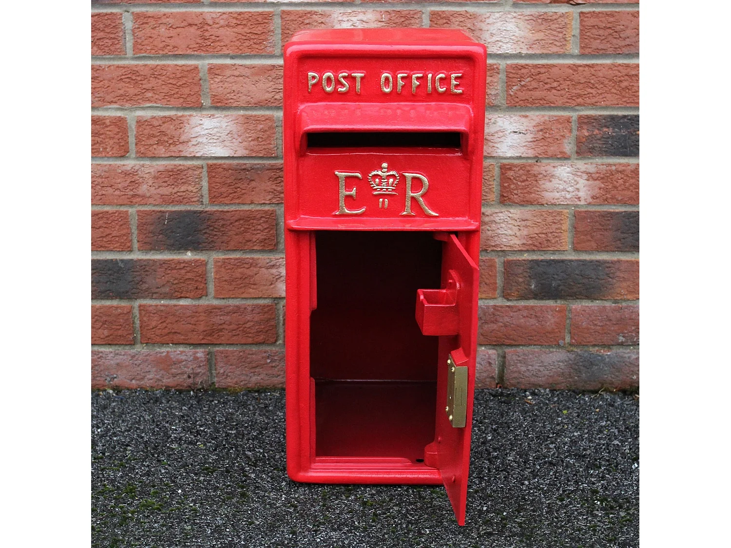 Czerwona skrzynka pocztowa Royal Mail