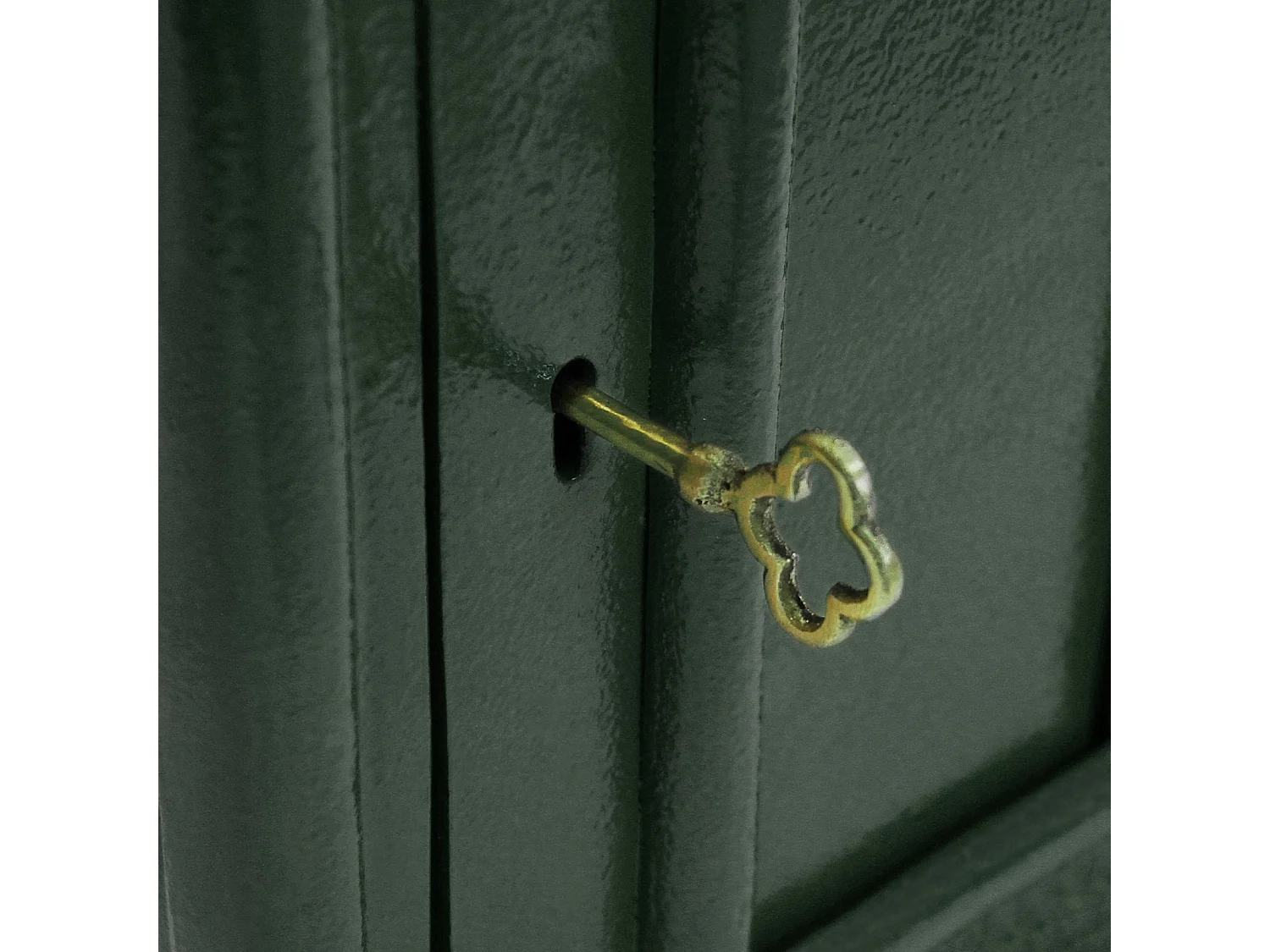 Briefkasten mit Bodenständer Grün