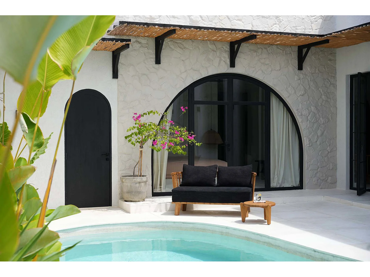 The Malawi Two Seater - Natural Black