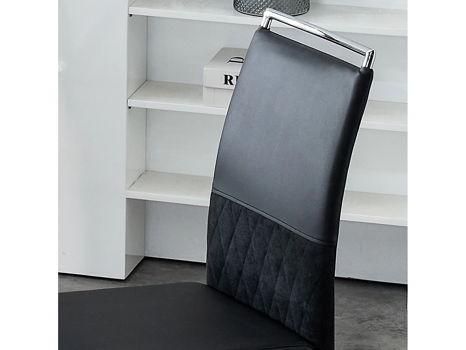 Chaise de salle à manger, ergonomique, assise rembourrée, patins de protection, métal noir