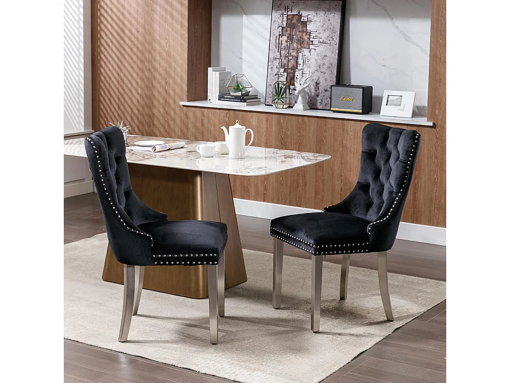 Ensemble de deux chaises de salle à manger en velours, avec pieds en acier inoxydable chromé et garniture à clous, noir.