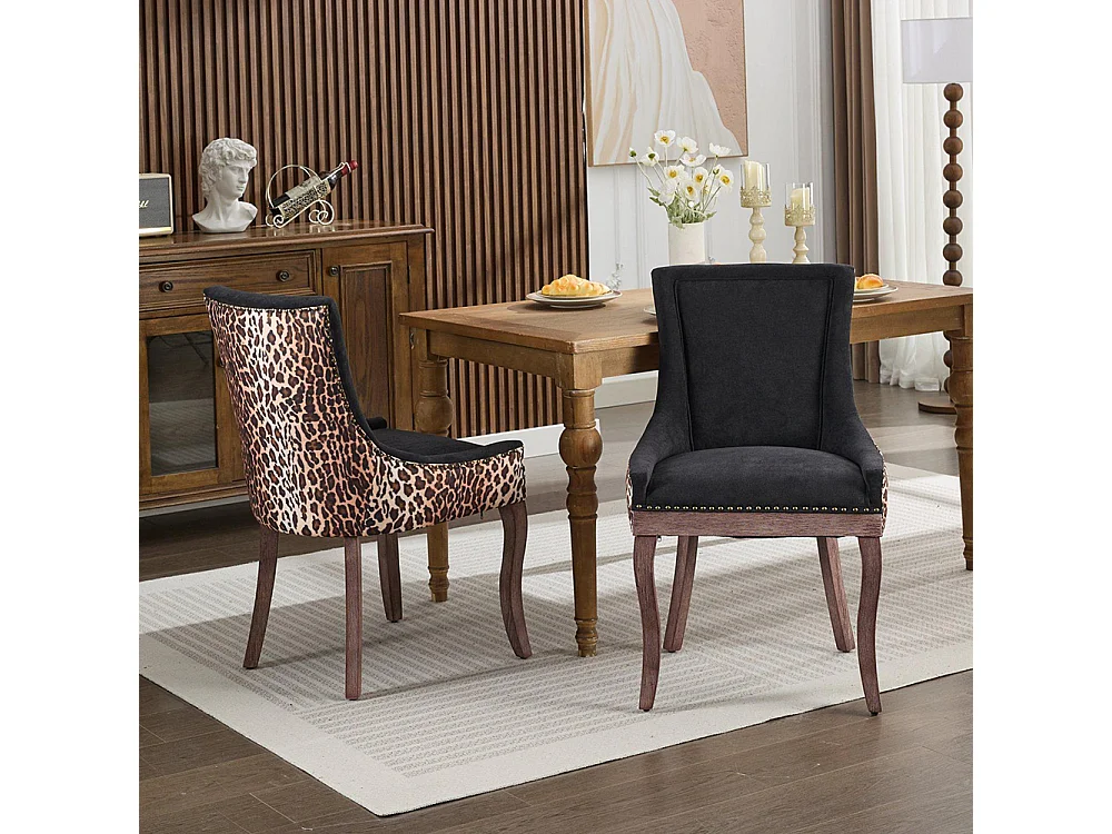 Sedie da pranzo extra larghe, sedute imbottite in tessuto, chiodini in bronzo, set di due, stampa leopardata