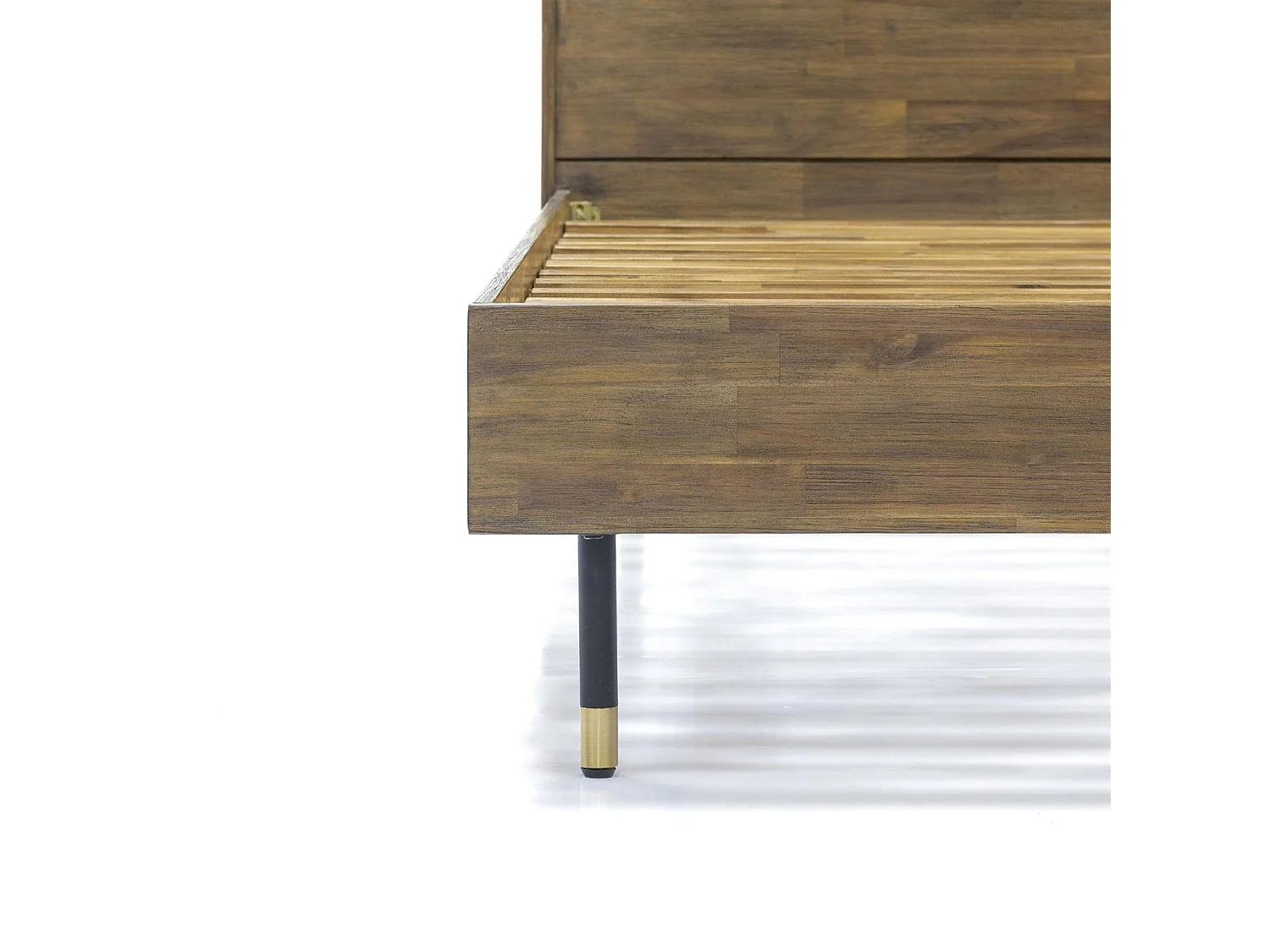 Bed 189x125x217 cm lichtbruin Maze MAZK01