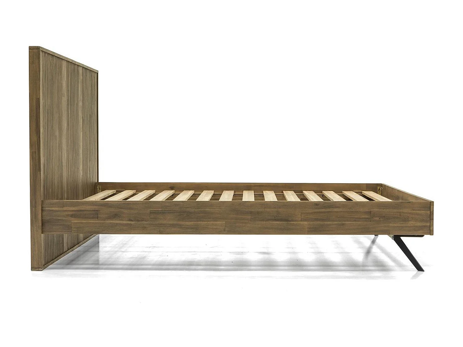 Bed 189x120x209 cm Bruin massa mask01