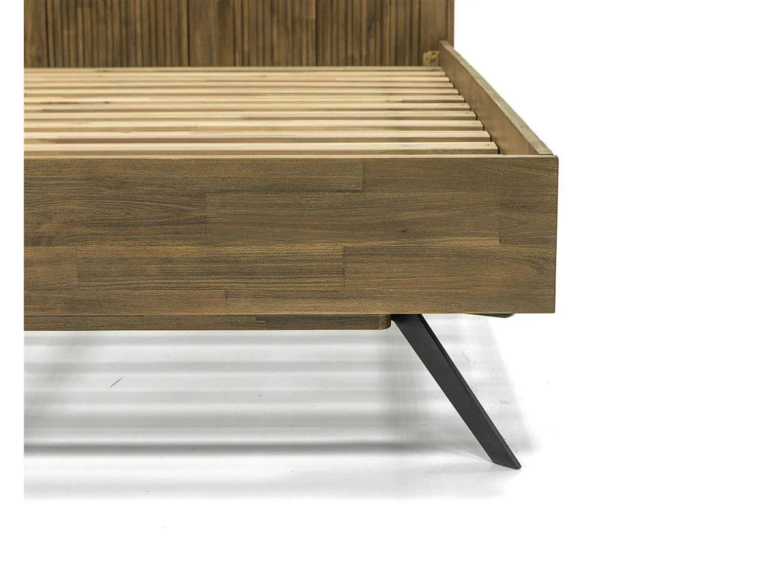 Bed 189x120x209 cm Bruin massa mask01