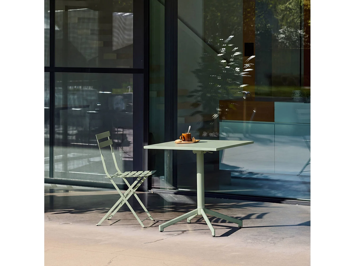 Table de jardin bistrot carrée pliante acier 2 places 70 cm vert de gris - Chiara