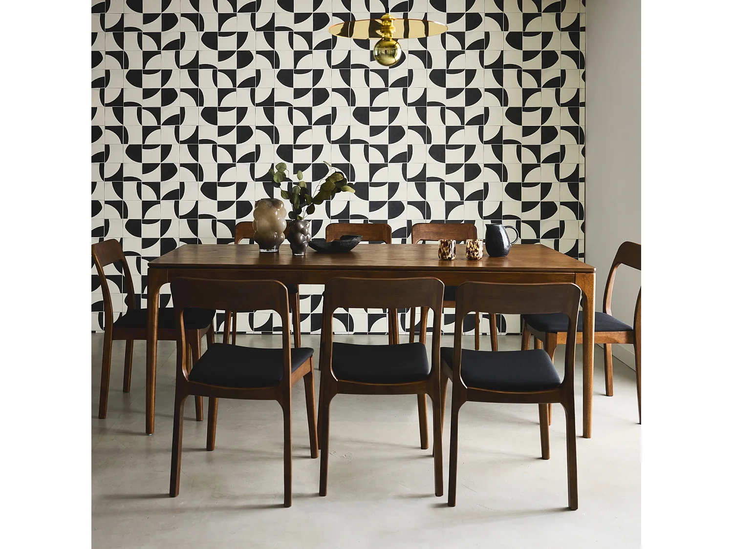 Tavolo da pranzo rettangolare in legno di gomma e impiallacciatura di