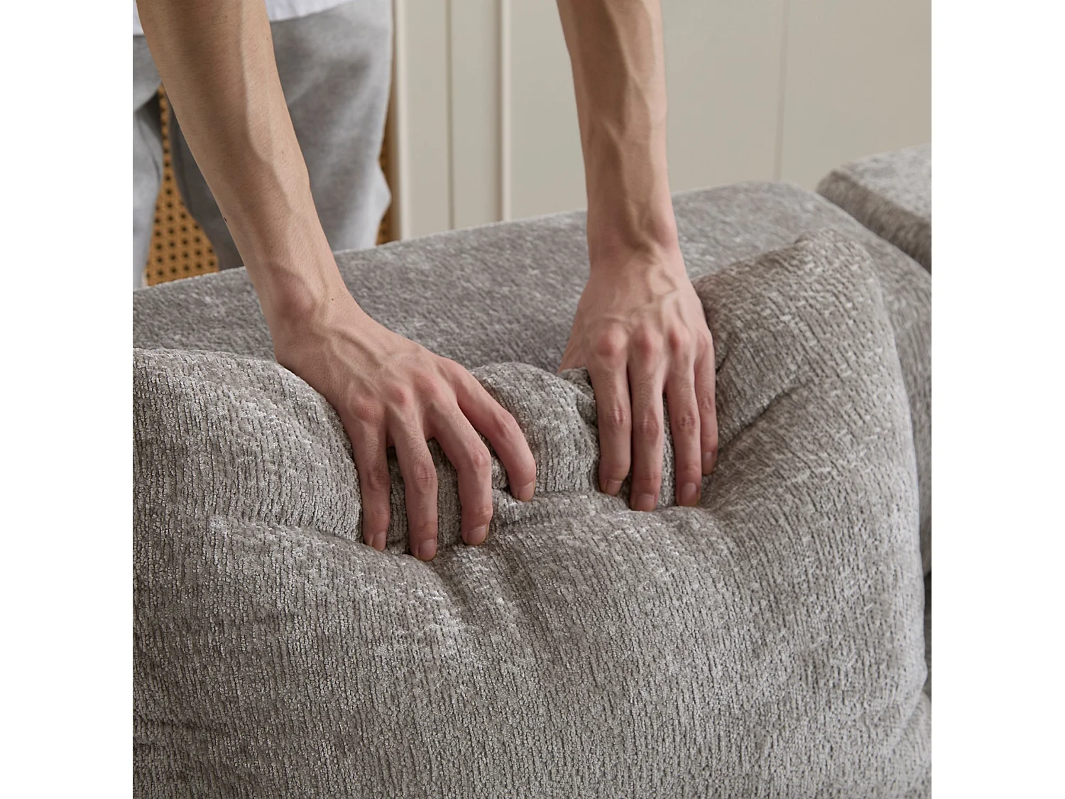 Sofá de dos plazas, sofá cama modular convertible, tapizado en chenilla, no requiere montaje, gris claro