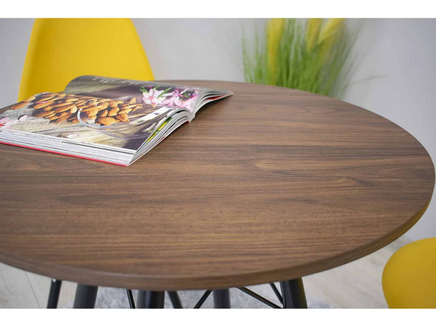 Table ronde Valora KOVA en frêne foncé 60 cm