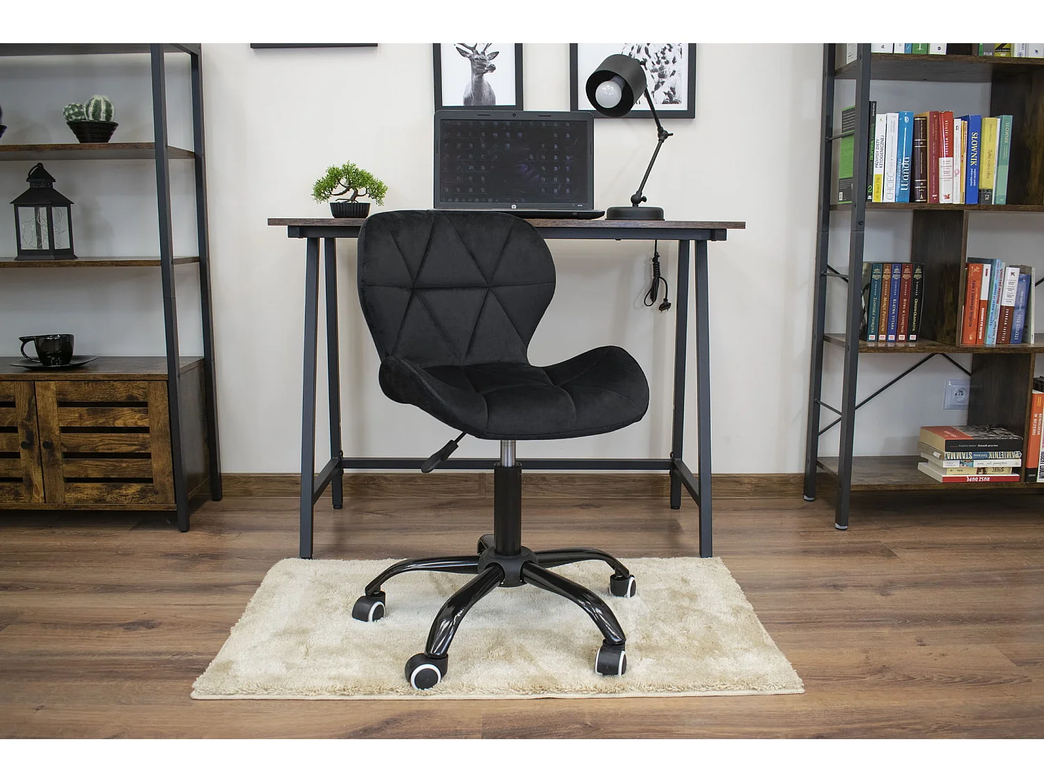 Fauteuil pivotant ergonomique Valora NOTO en velours noir pour bureau
