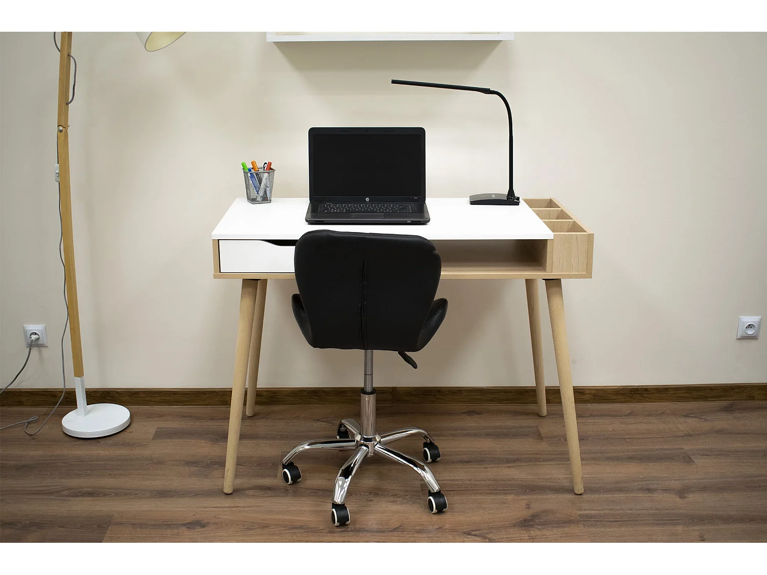 Chaise pivotante Valora AVOLA ergonomique noire pour bureau