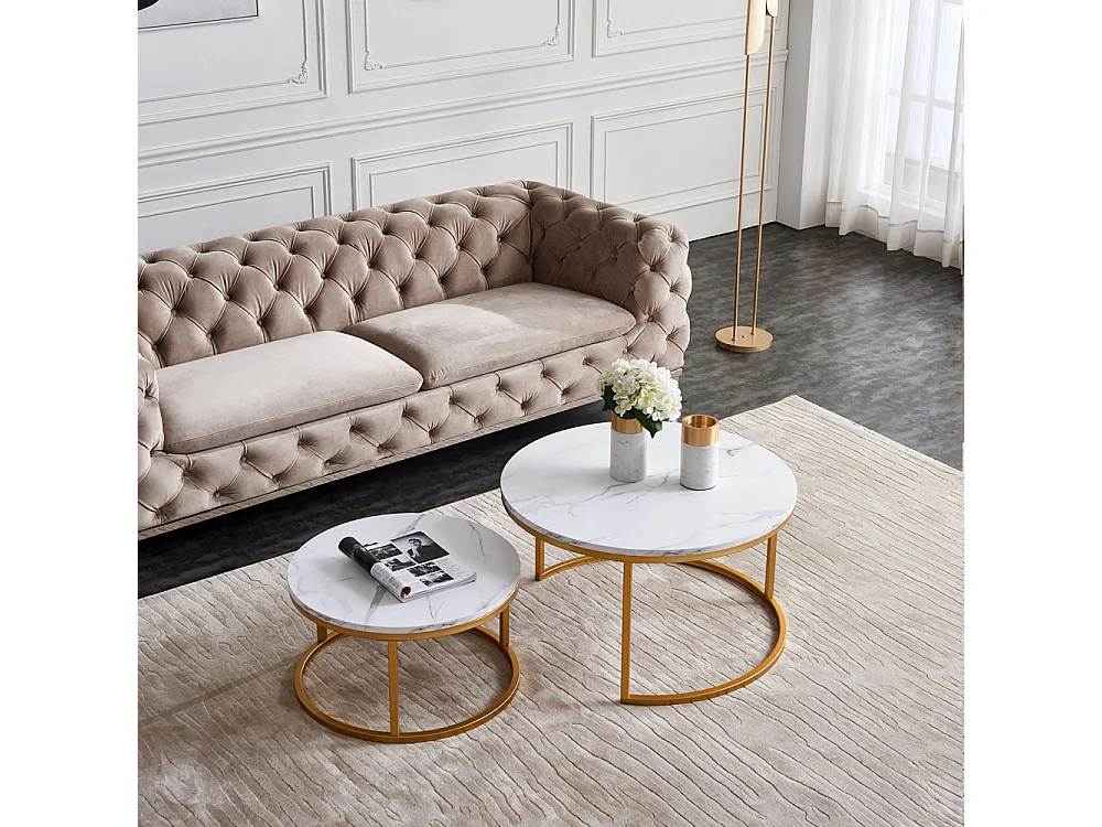 Set di 2 tavolini rotondi impilabili – Struttura in metallo dorato, piano effetto legno, design moderno ed elegante per il soggiorno