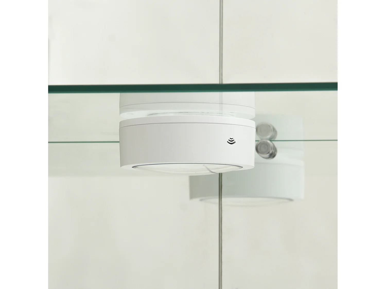 Vitrina bar de cristal templado con doble puerta, 4 estantes e iluminación LED – Mueble de almacenaje y exposición moderno en color blanco