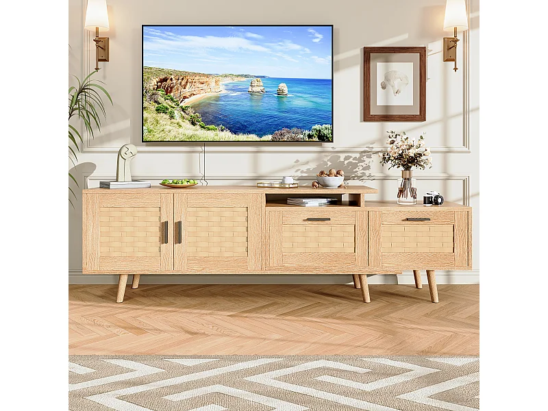 Meuble TV extensible en chêne clair avec portes en rotin tressé, grand espace de rangement et design naturel moderne