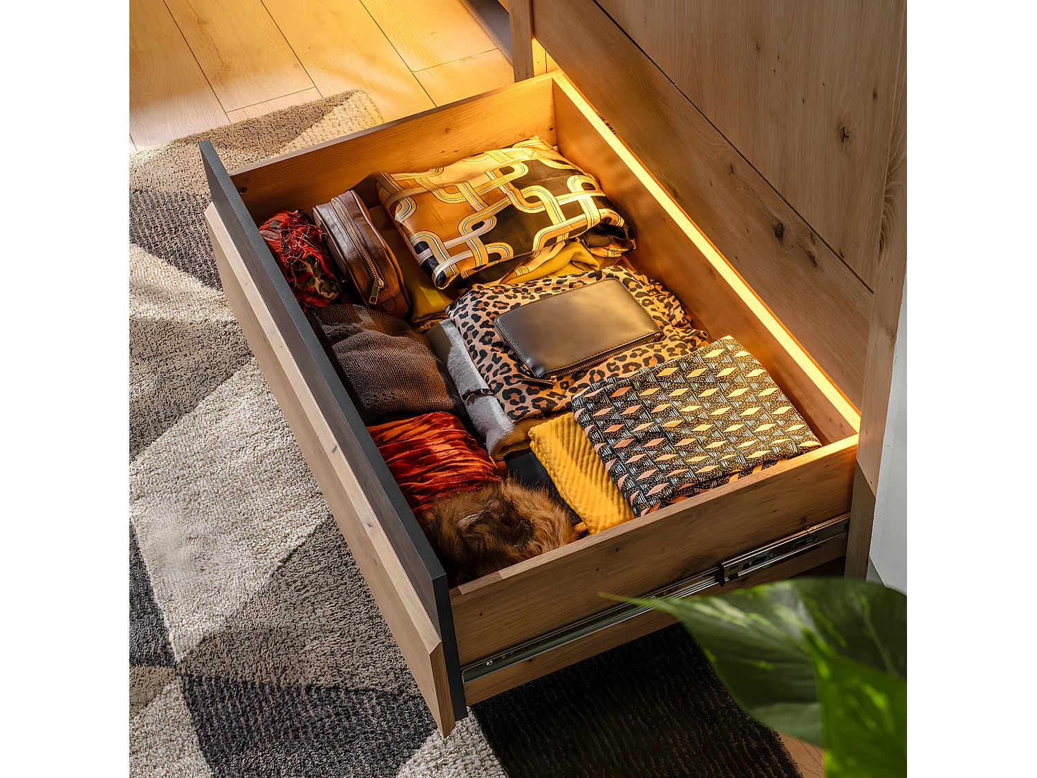 Schrank 2 Türen 2 Schubladen mit LED Glenn Holz und Schwarz