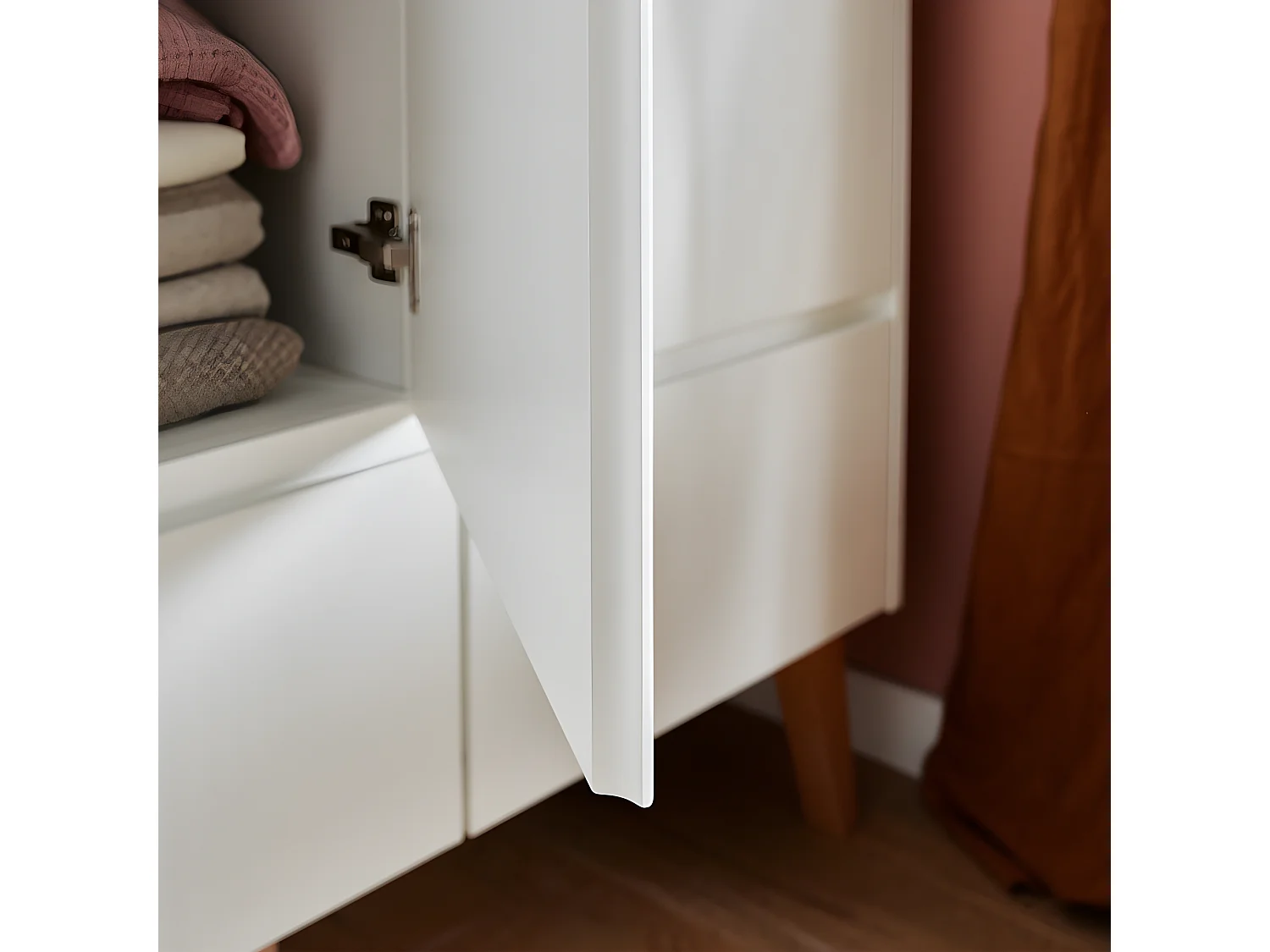 Armoire 3 portes 2 tiroirs Swing - Blanc et bois
