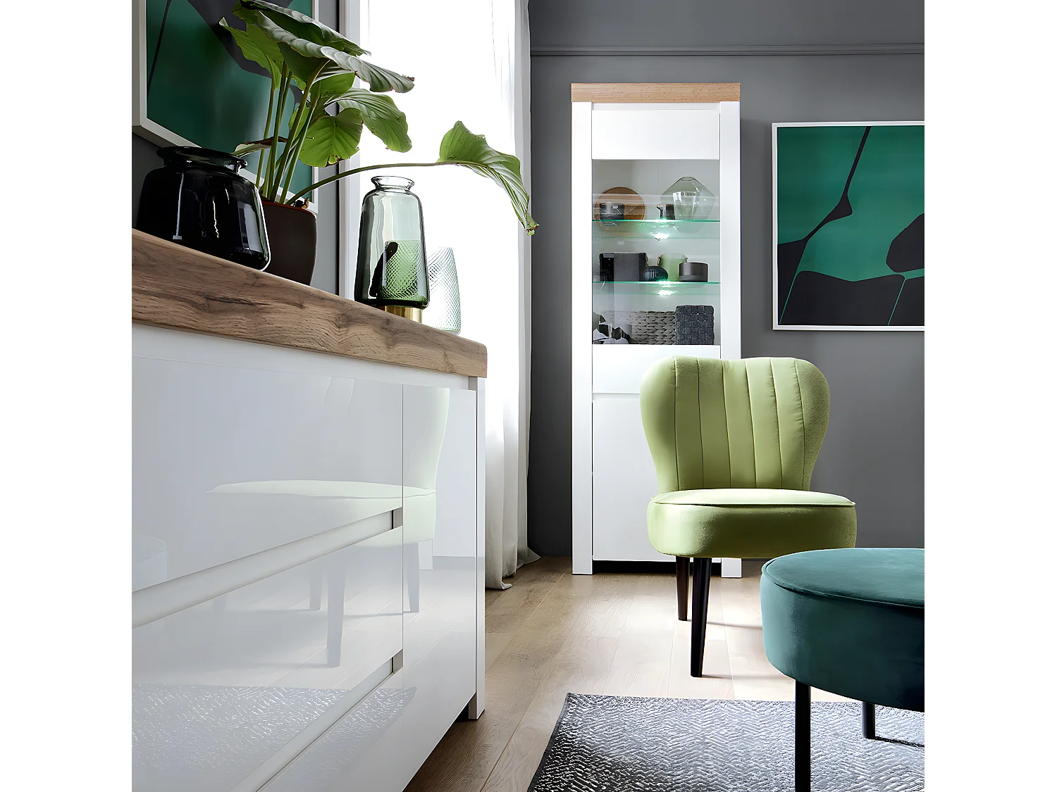 Hella Wit en Hout 2-deurs vitrinekast