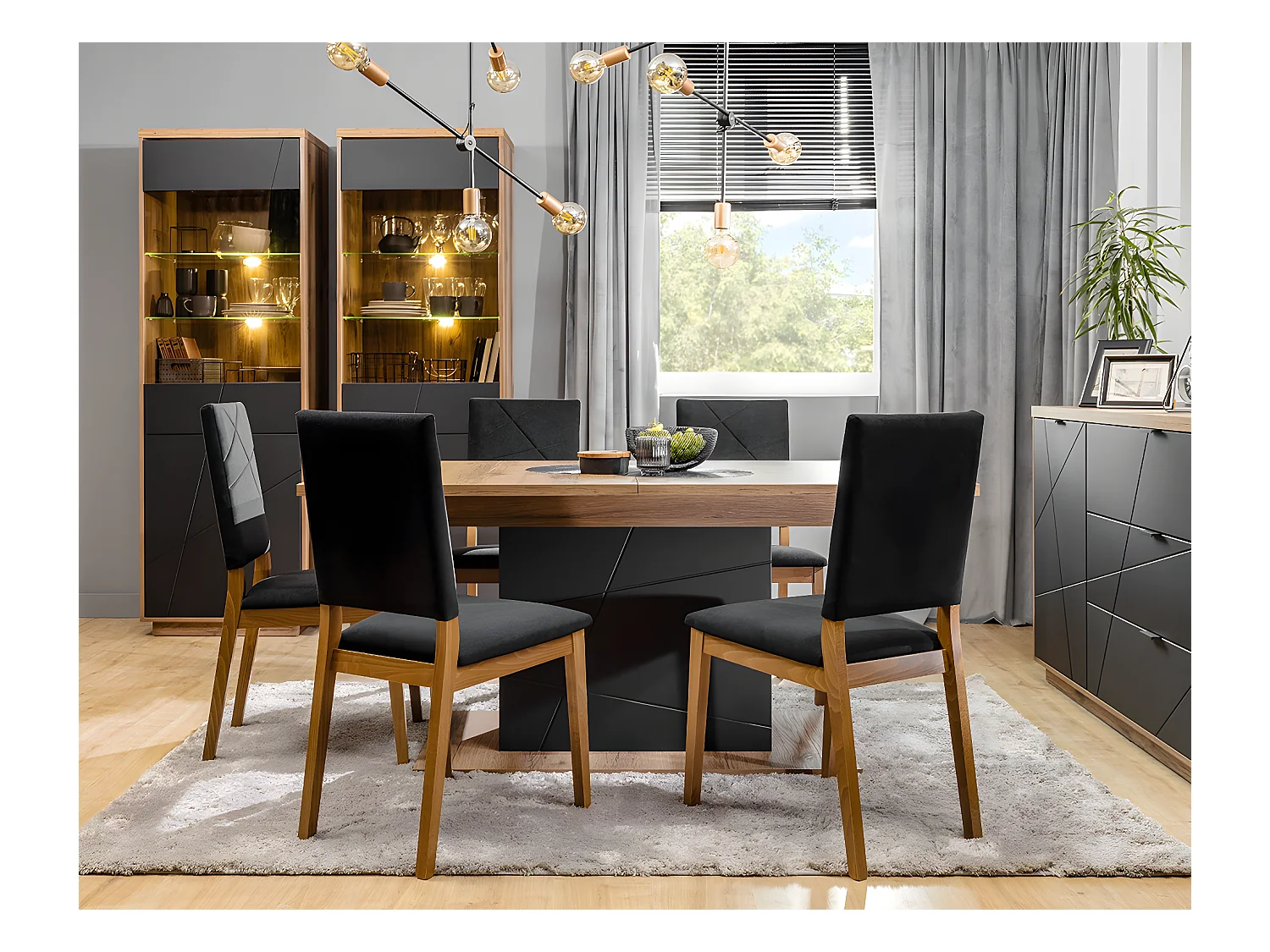 Sven Zwart en Hout 2-deurs vitrinekast