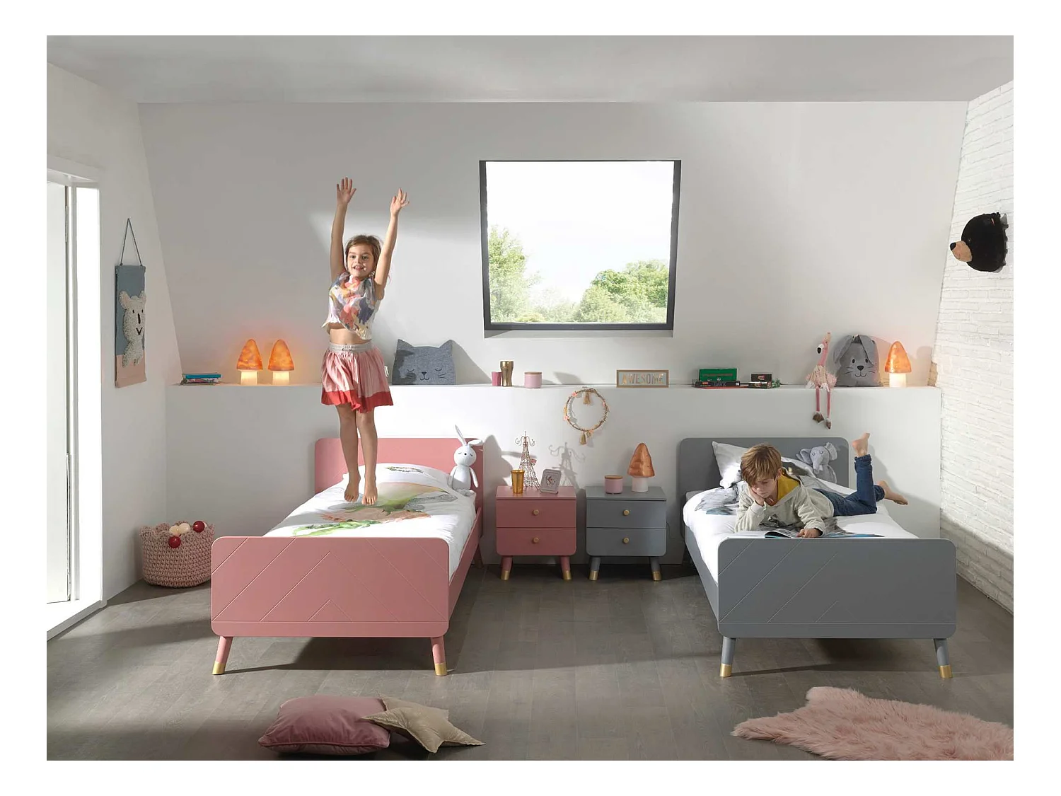 Kinderbed 90x200 cm met satijnroze aardehouten onderstel Funy