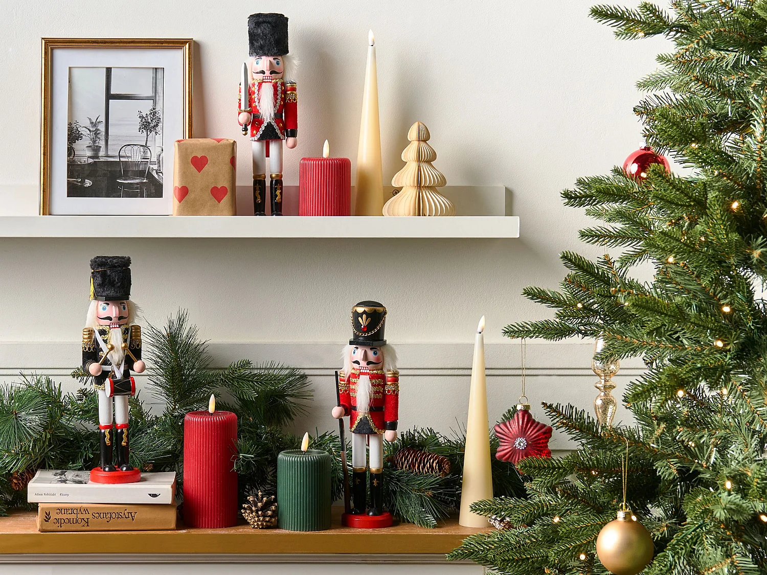 Accessoire Décoratif LAGAN Casse-noisette 30 cm Rouge