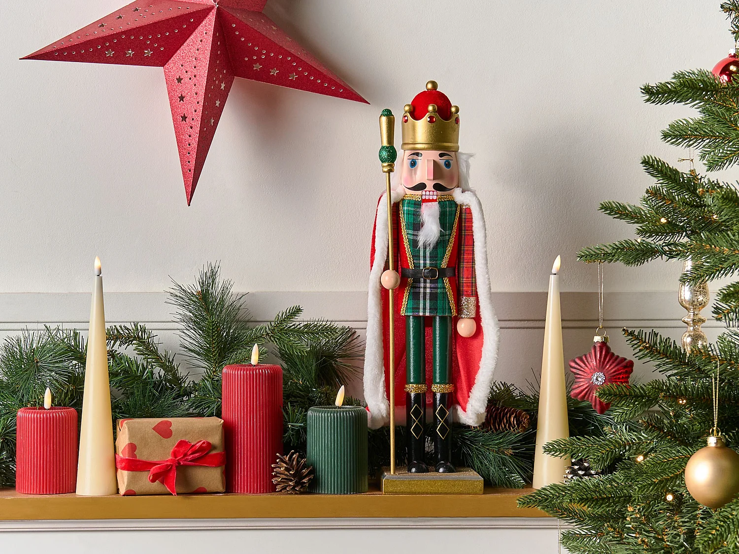 Figurine HALLSJON Nutcracker 50 cm Red/ Green