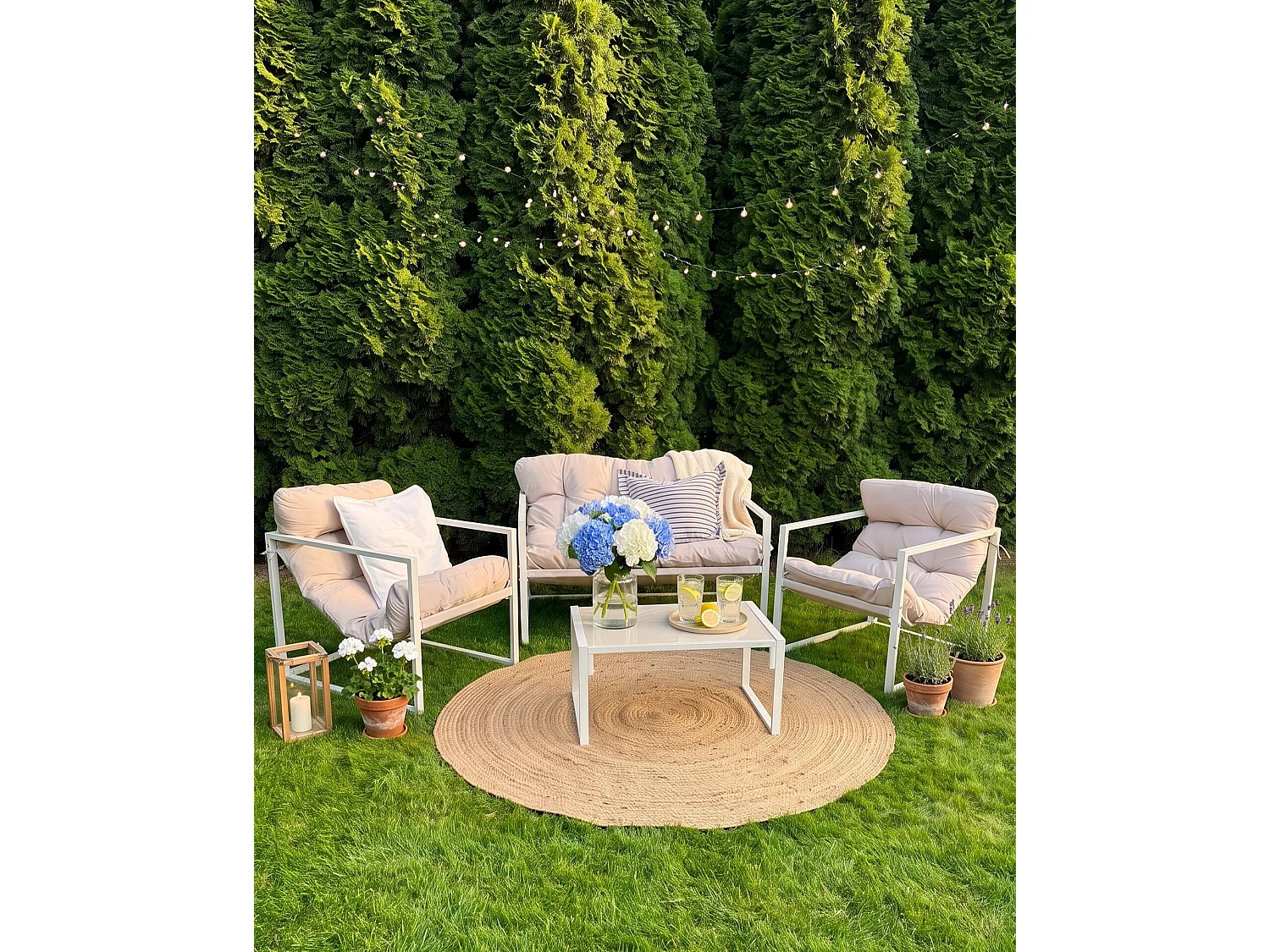 Ensemble de salon de jardin avec table 4 places GARDA Métal Beige