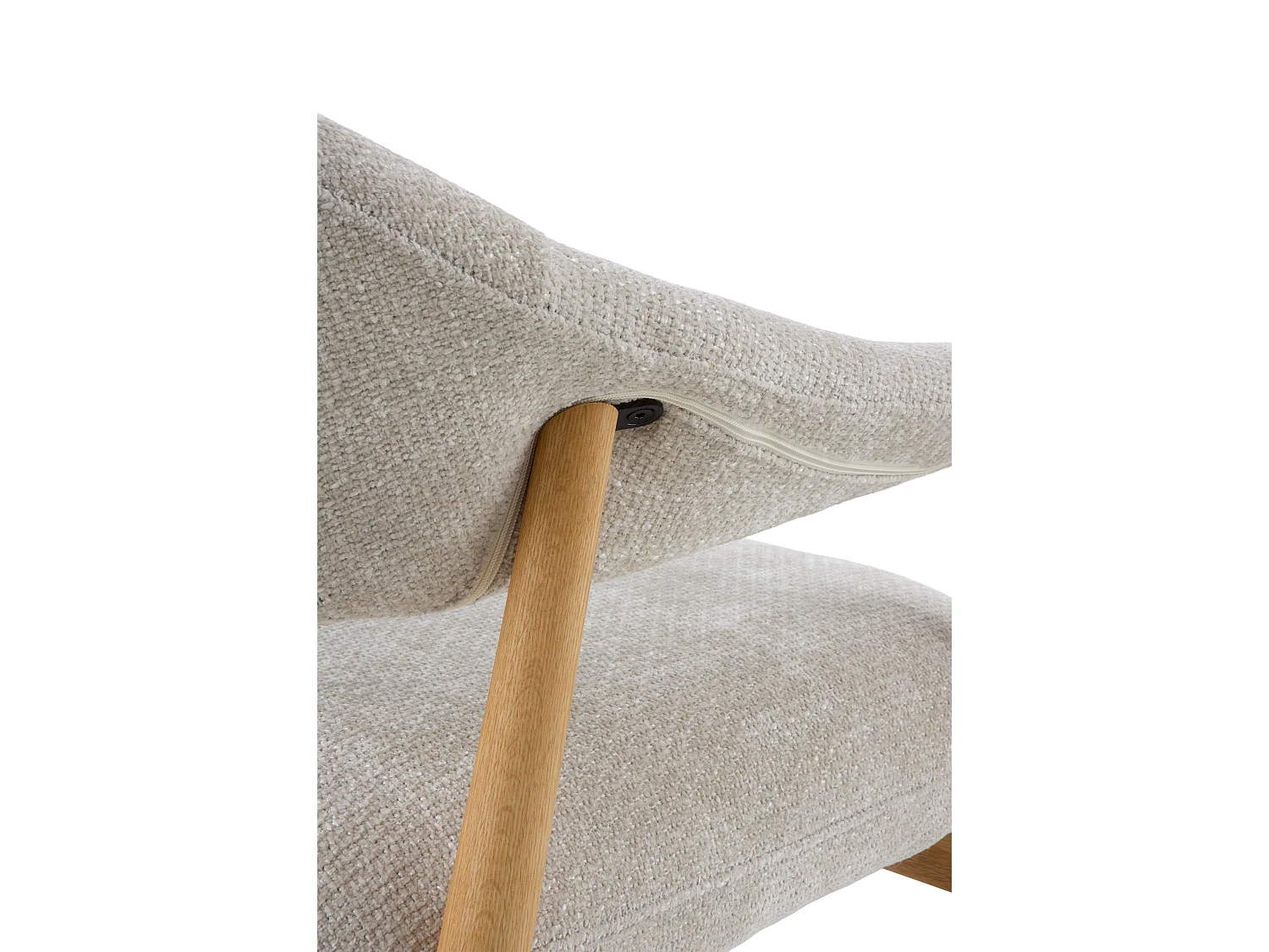 Sillón de madera de roble  tapizado en blanco
