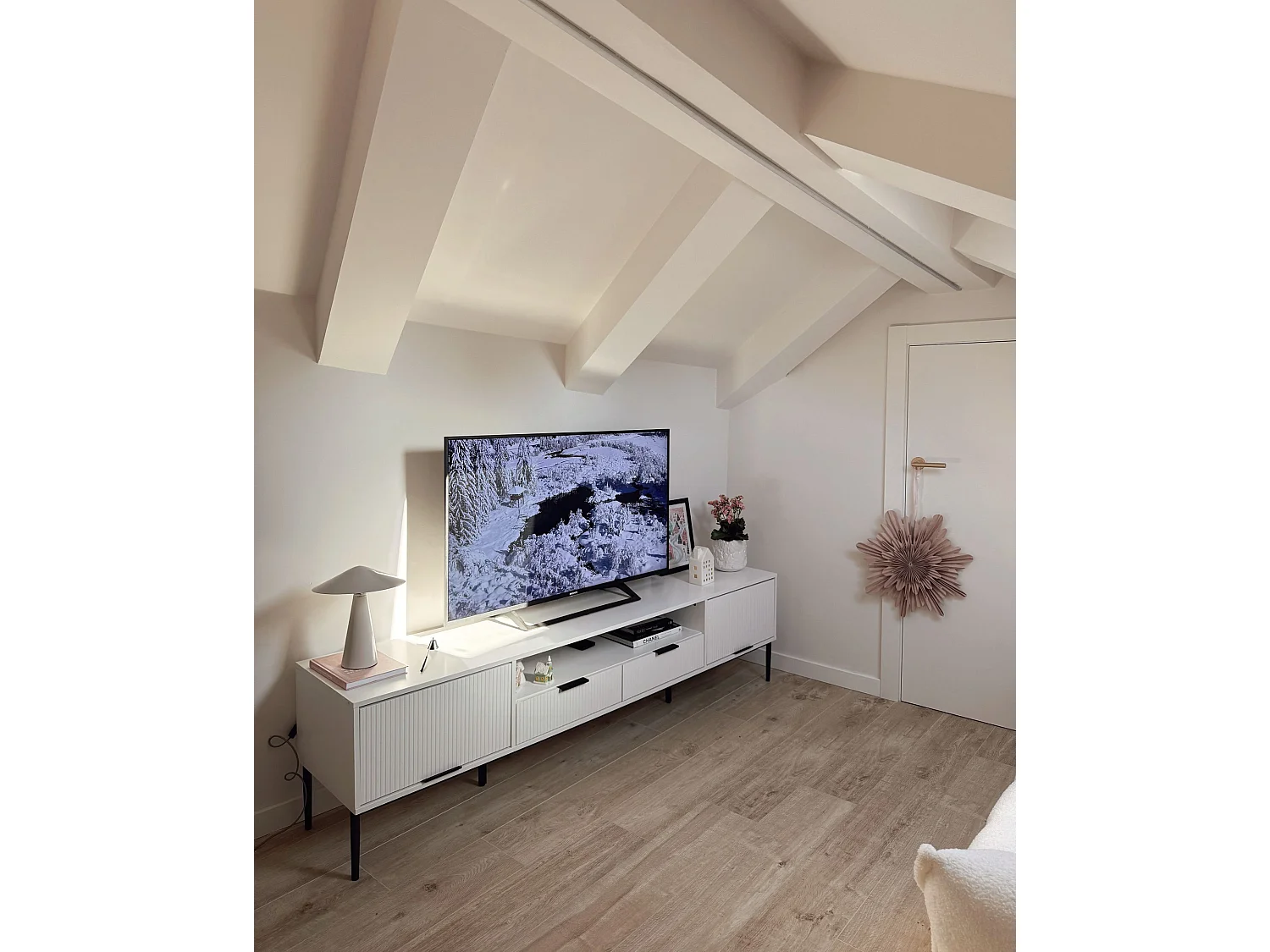 TV Stand LEDUC White
