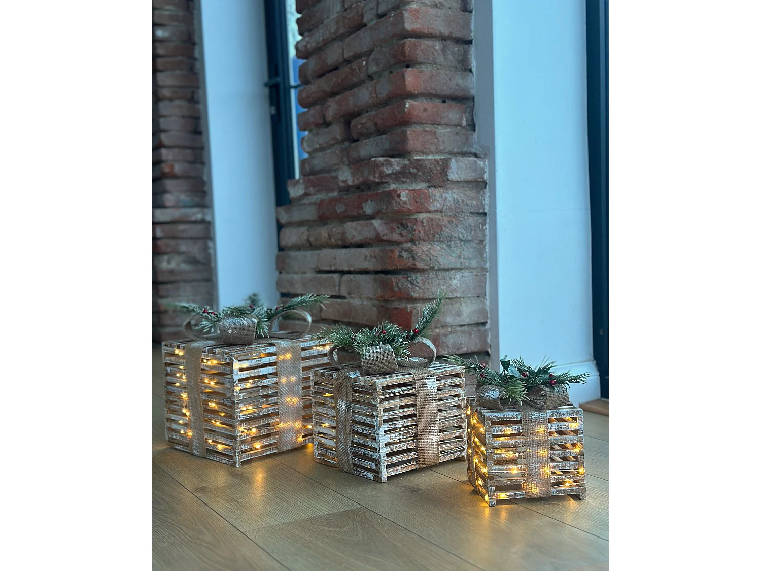 Lot de 3 décorations de Noël LED ROINE 15/20/25 cm Cadeaux de Noël Marron