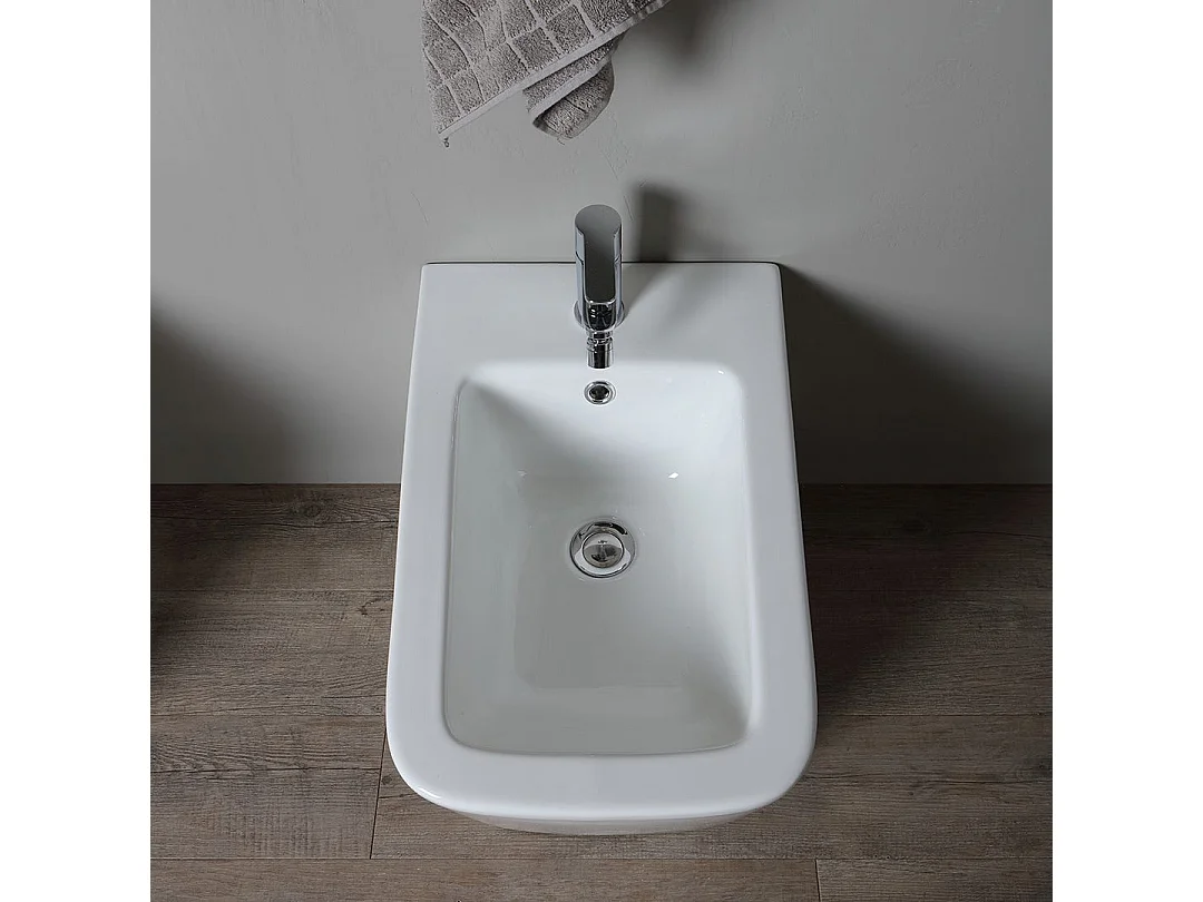 Bidet À Poser En Céramique Au Ras Du Mur | Rock