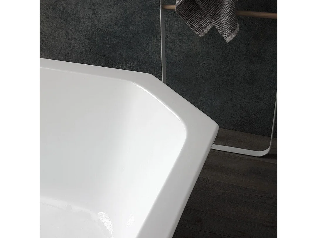 Baignoire Autoportante Octogonale En Acrylique Blanc  | Betty