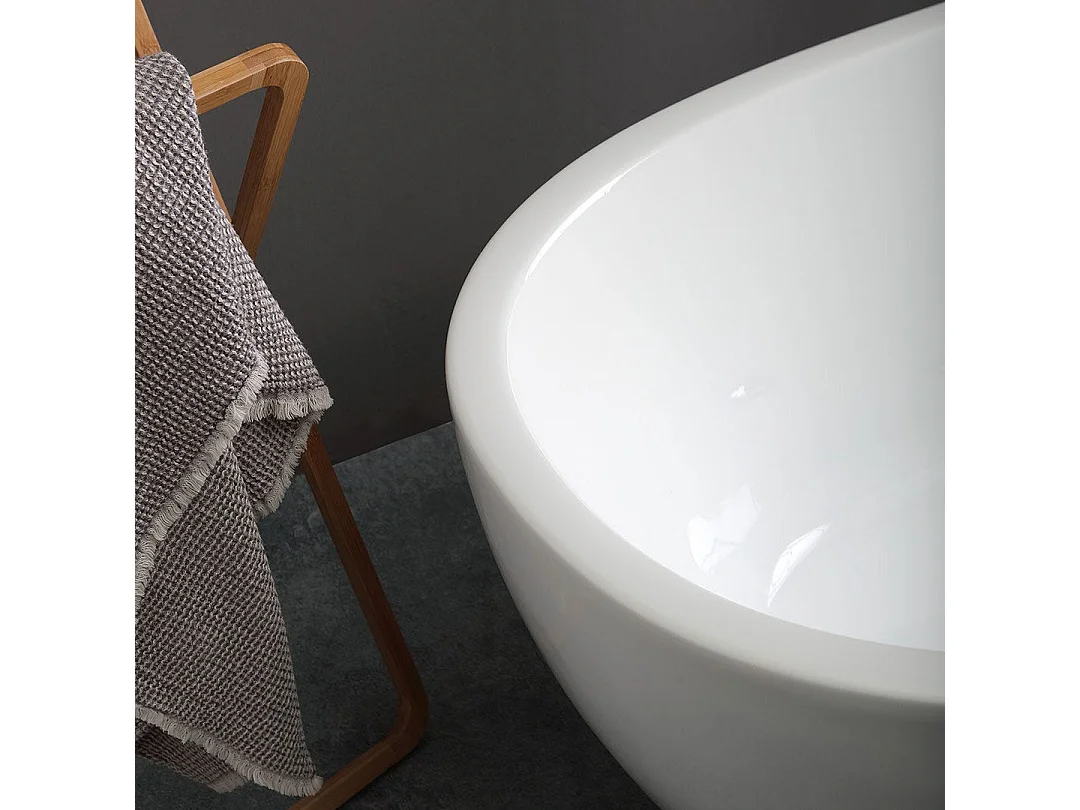 Baignoire Acrylique Blanche Centre De La Pièce | Cassiopea