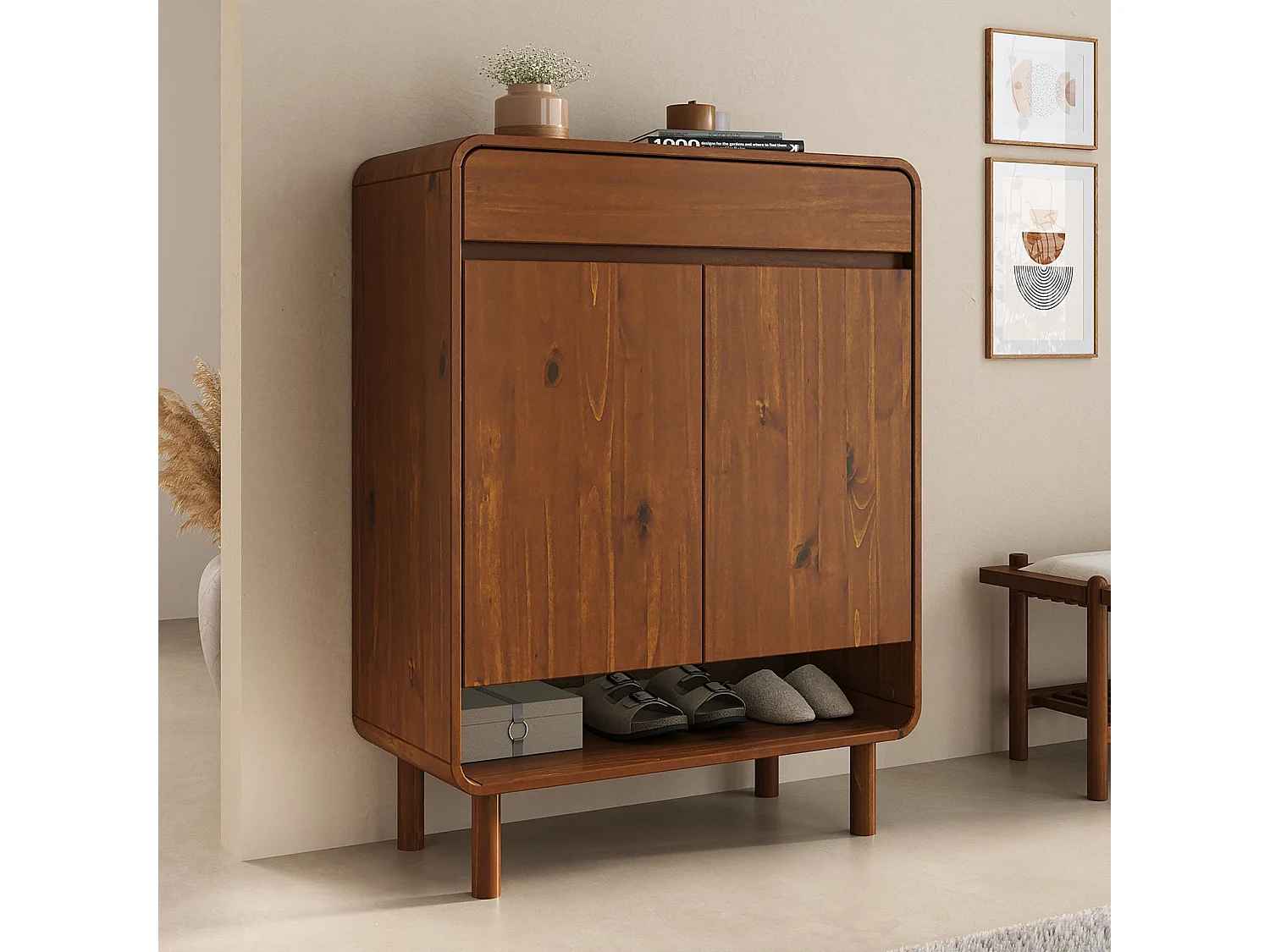 Meuble à Chaussures JUAN, en Bois Massif Coloris Châtaignier, 2 Portes, 1 Tiroir, Rangement Armoire à Chaussures Design pour Entrée