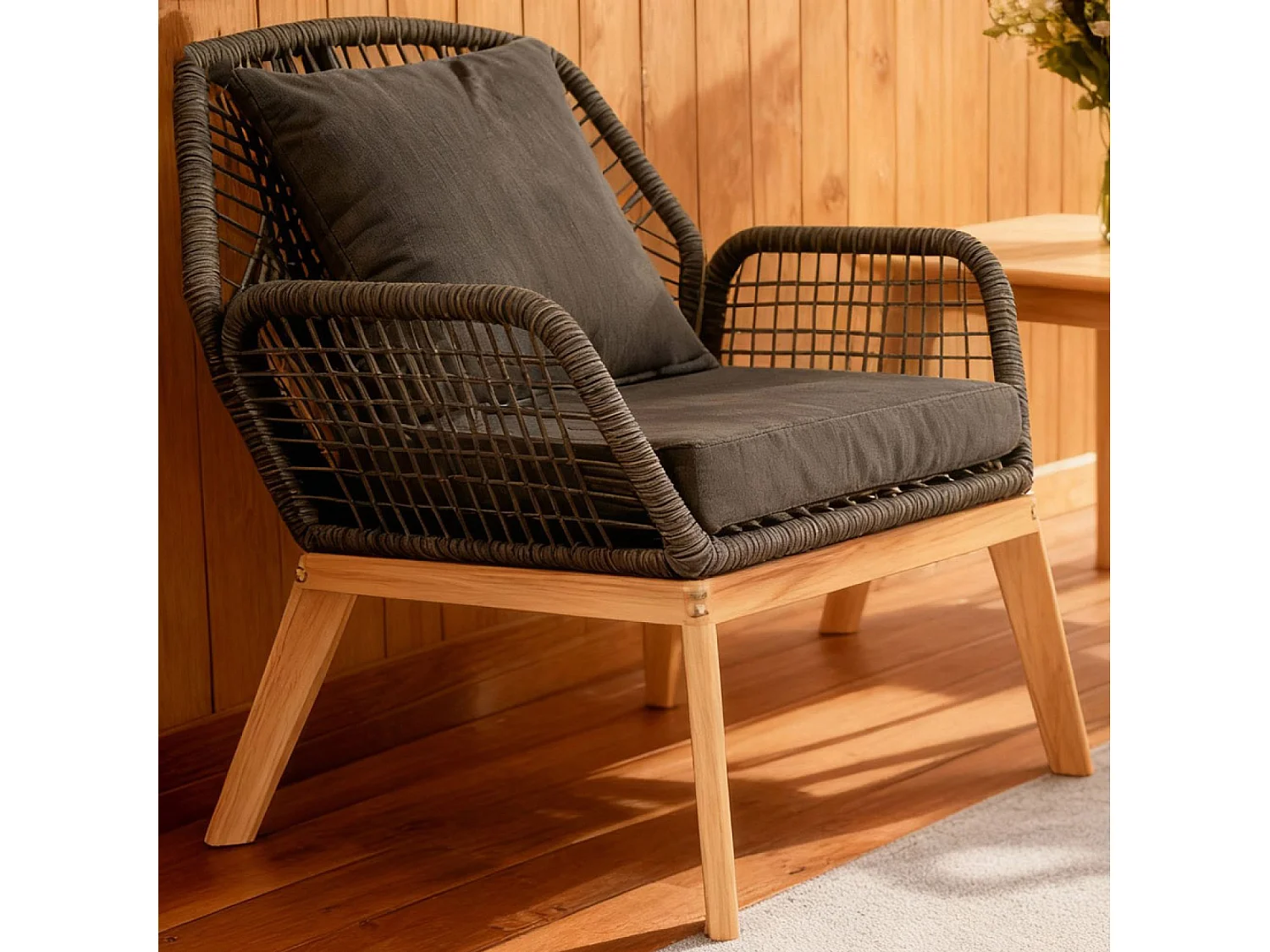Salon de jardin 4 places en bois avec 2 tables gris anthracite et bois ROSARIO