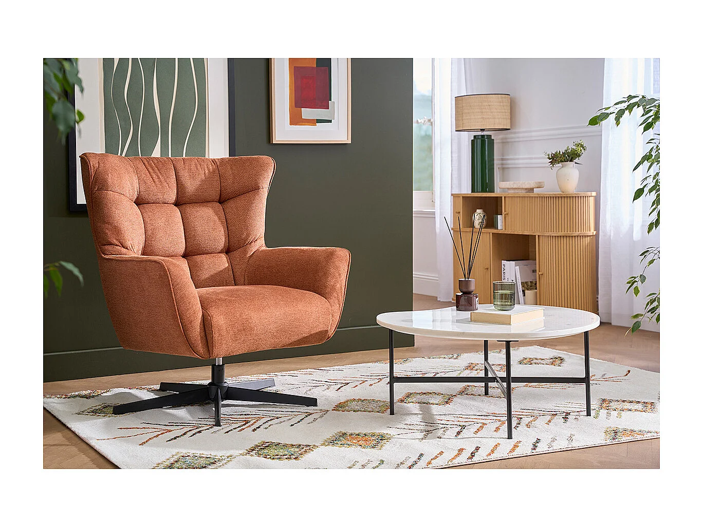 Sillón escandinavo giratorio en tela efecto terciopelo texturizado azul oscuro y metal AVERY