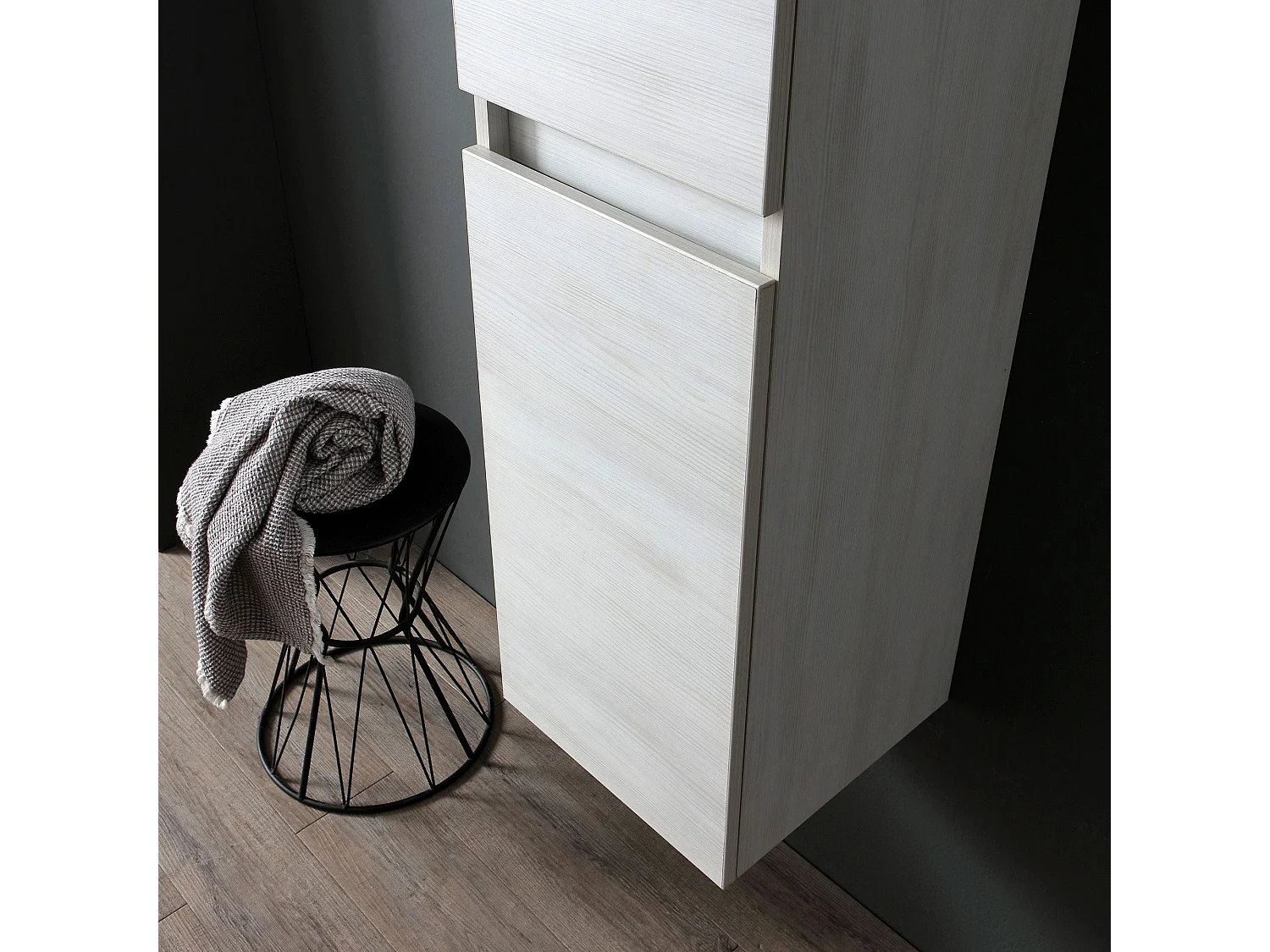 Colonne Suspendue Pour Meubles De Salle De Bains Avec Portes Finition Promenade | Berlin