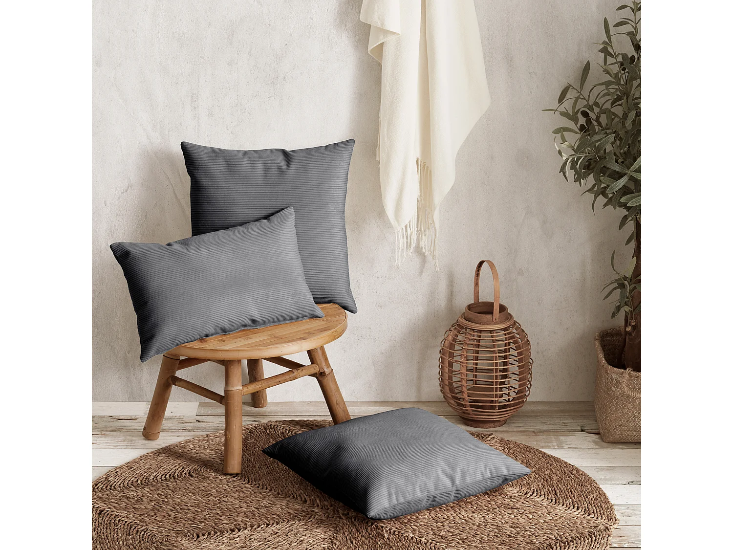 Coussin carré 45x45cm en velours côtelé gris Dune