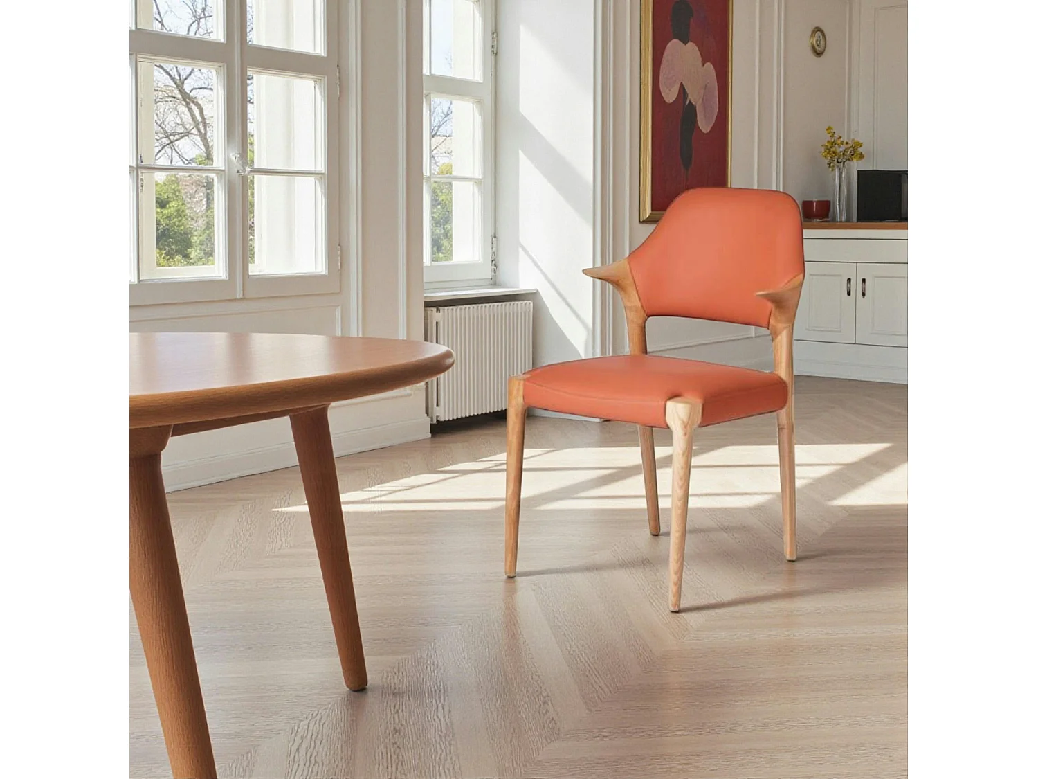 Chaise en cuir rouille design, accoudoirs bois clair ALDER