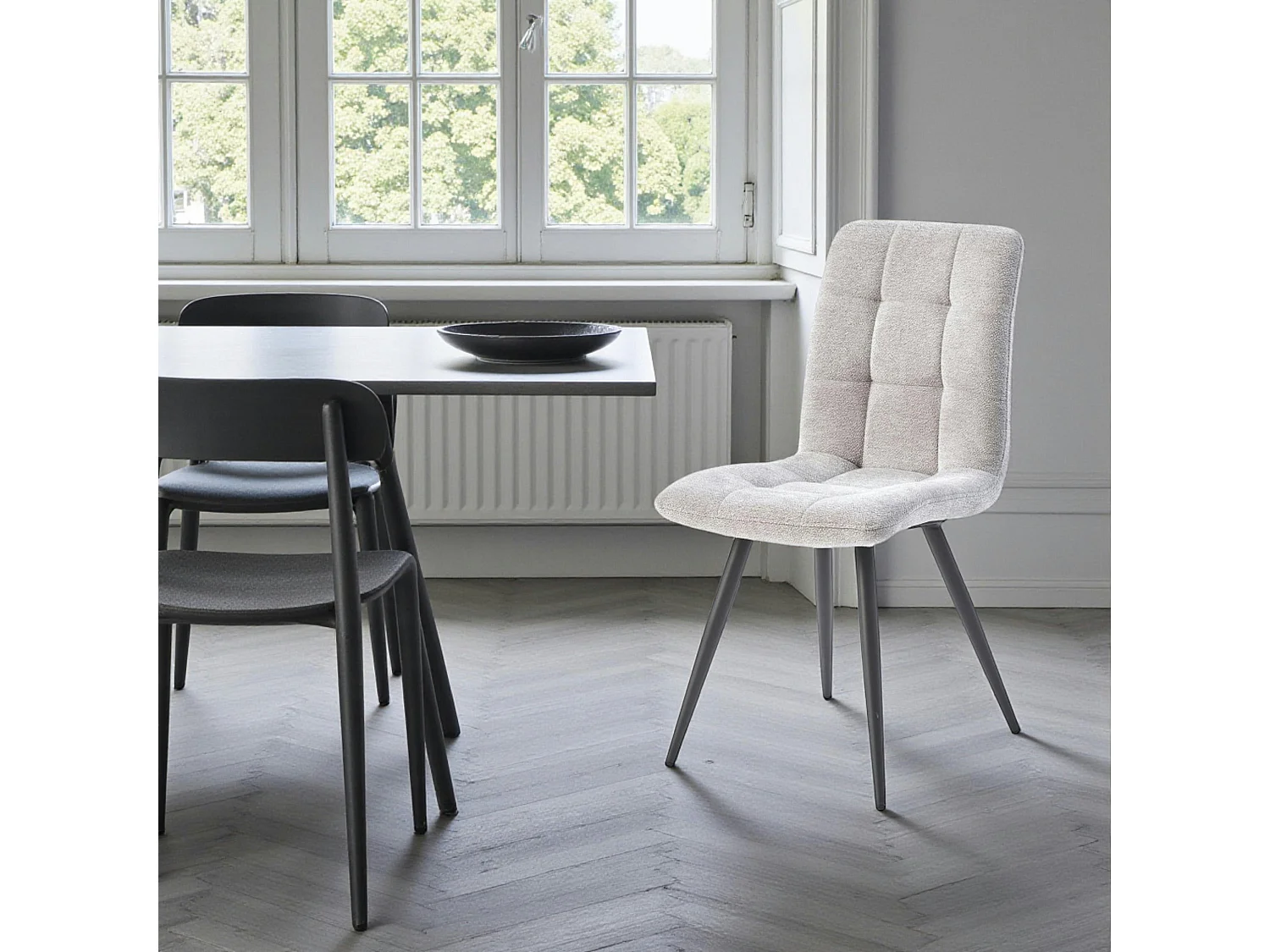 Chaise en tissu gris clair motif damier (lot de 2) LOMBARDIE