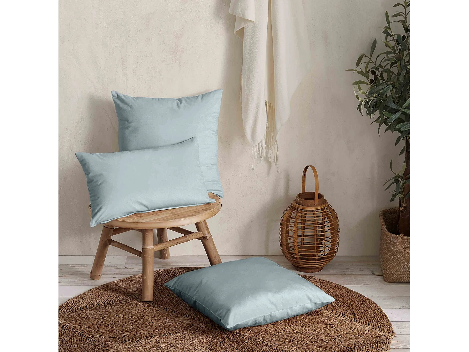Coussin rectangulaire 45x45cm velours bleu glacier Nauru