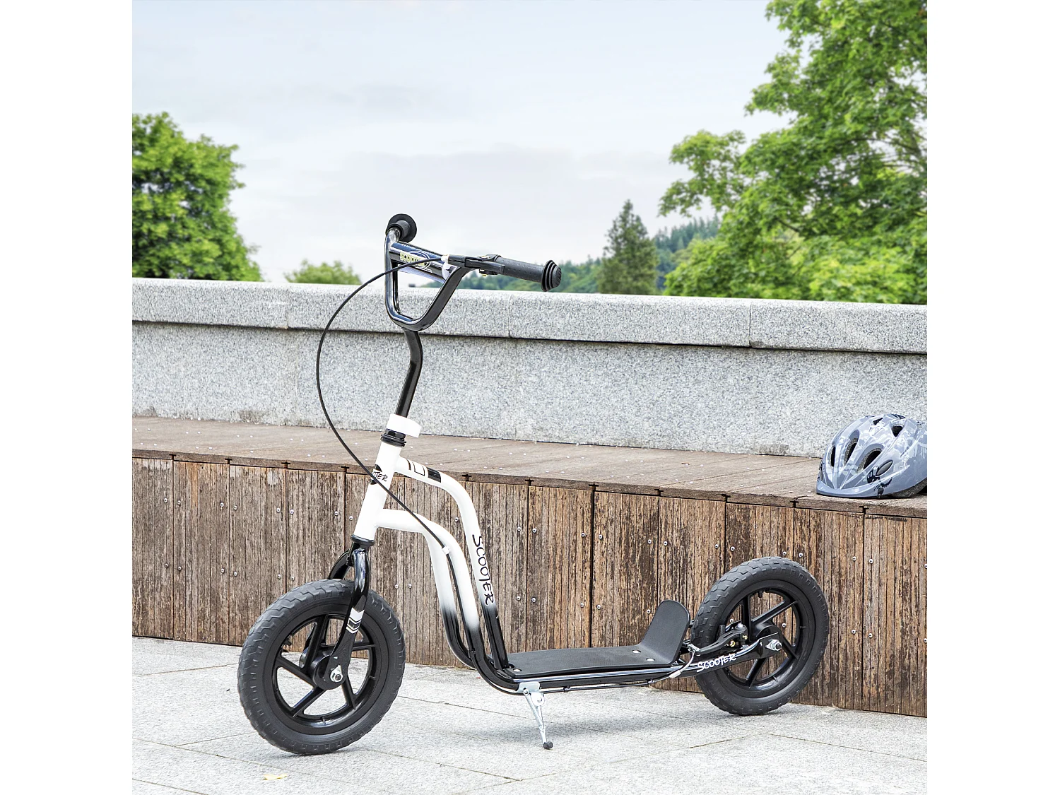 Monopattino per bambini regolabile con cavalletto bianco e nero