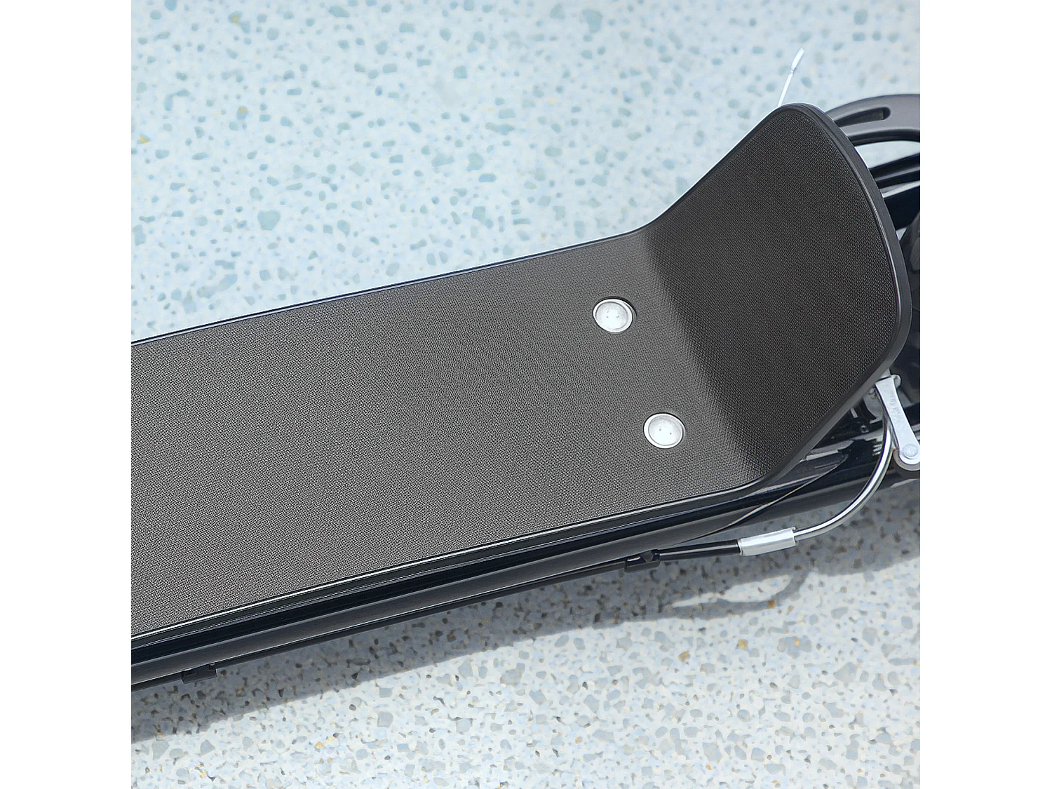 Monopattino per bambini regolabile con cavalletto bianco e nero