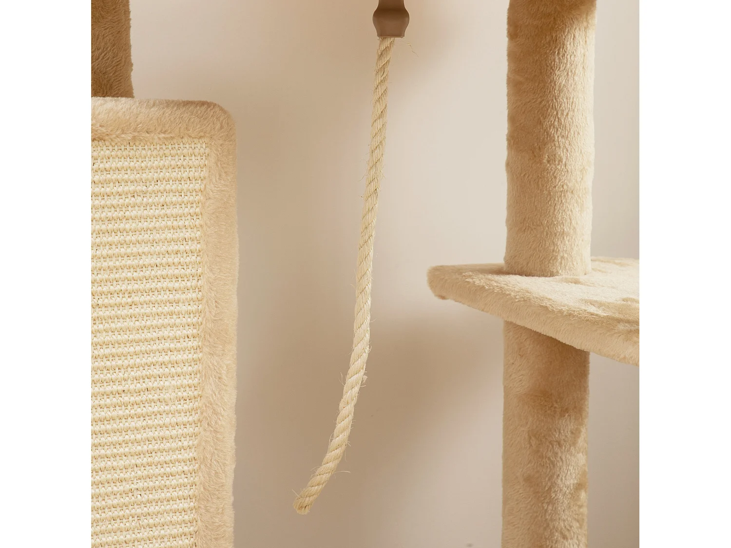 Albero per gatti con casetta lettino con spazzole e tiragraffi beige