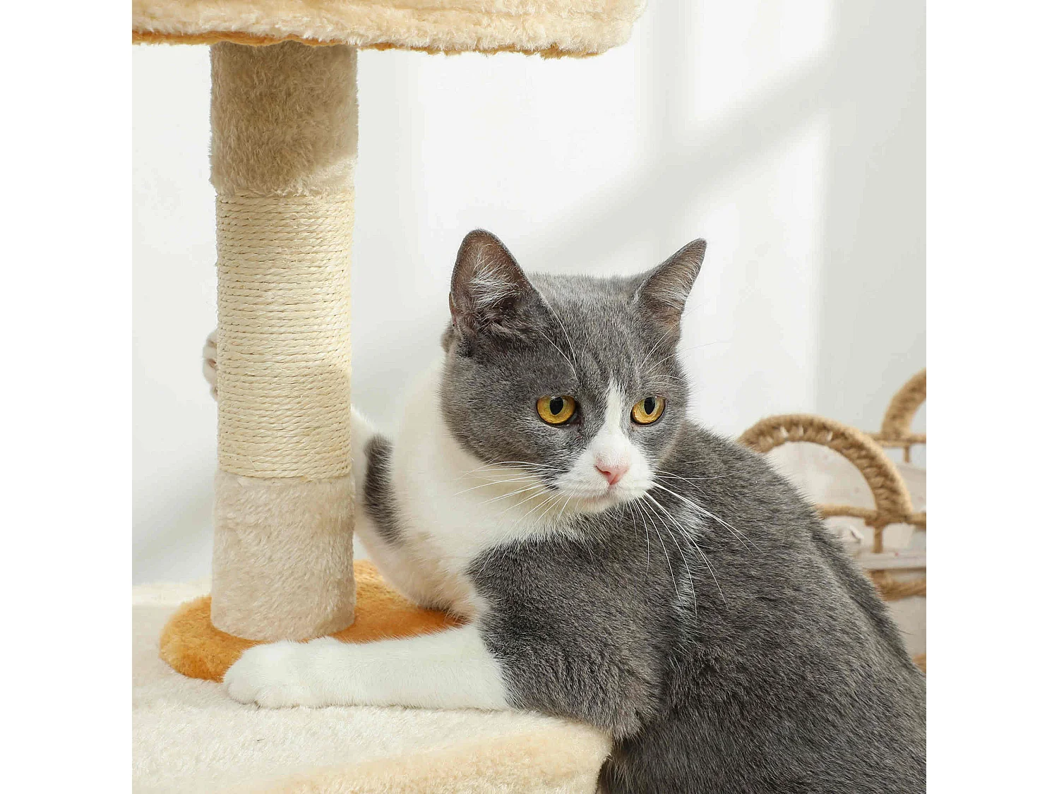 Tiragraffi per gatti con posatoio e casetta 40x30x72 cm beige e giallo