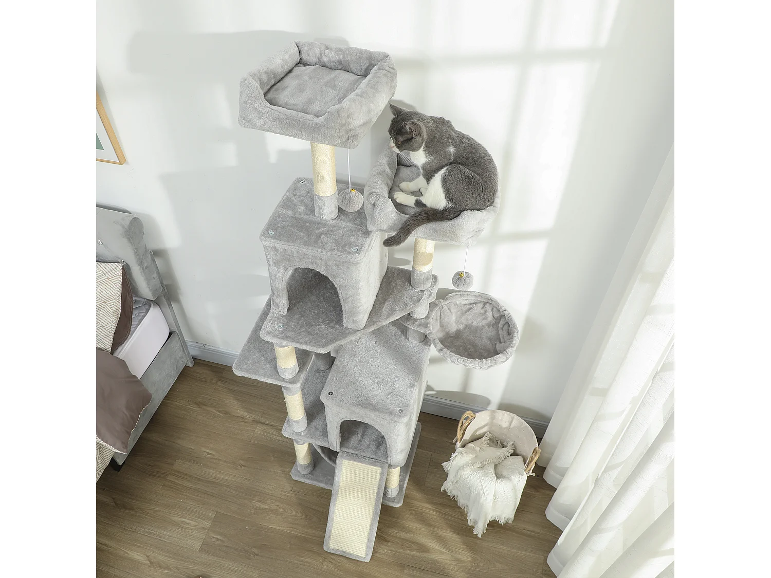 Albero Tiragraffi per Gatti con casette, lettini, trespolo e palline
