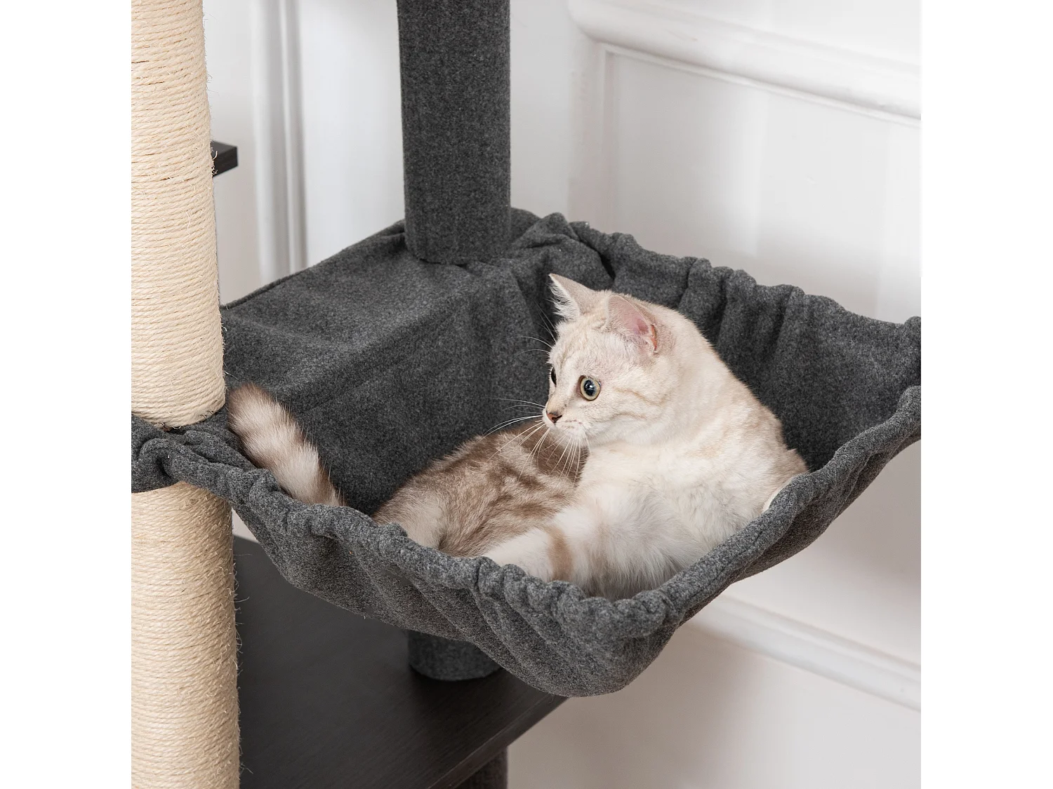 Tiragraffi per gatti multilivello pali in sisal casetta lettino