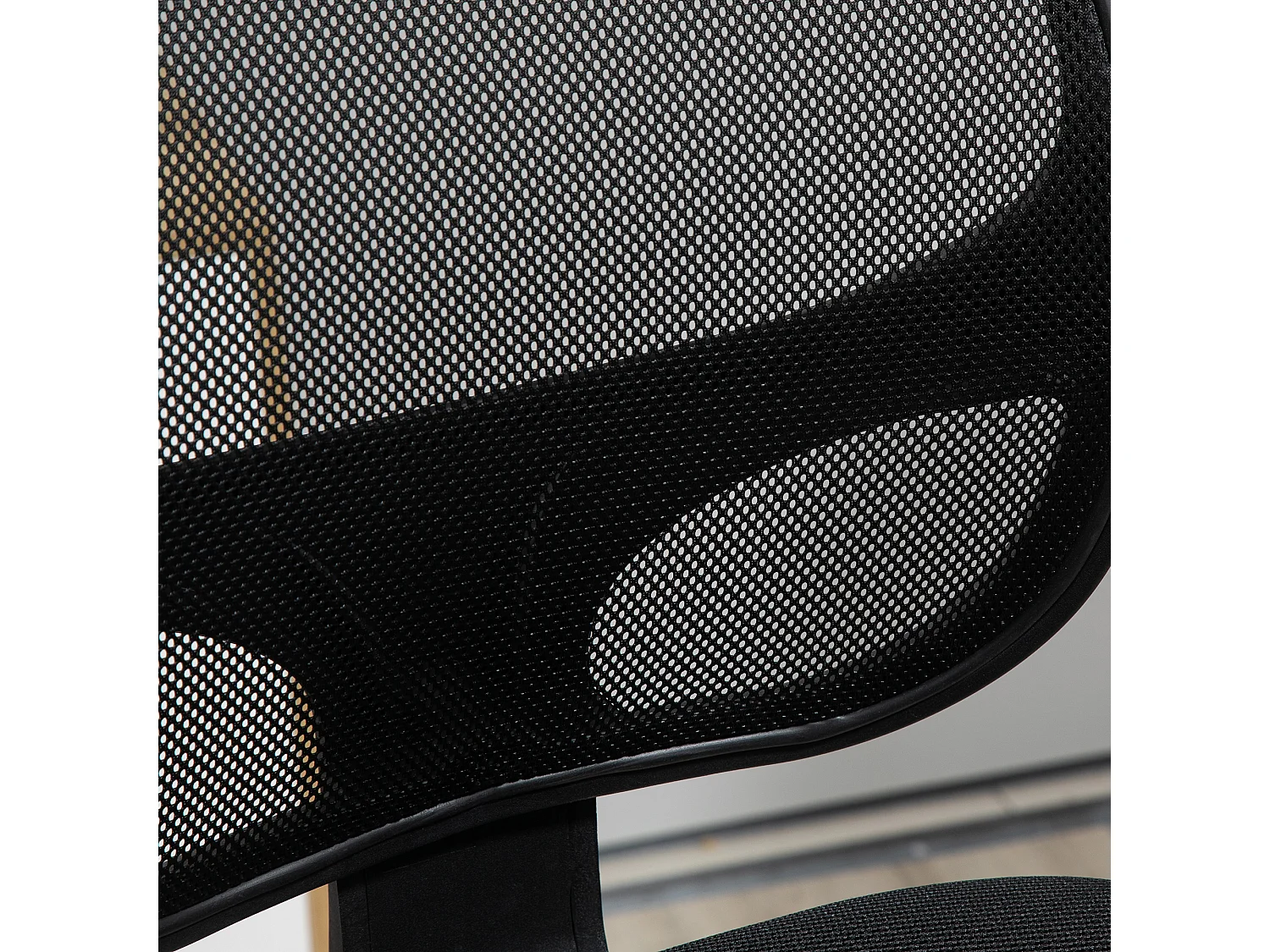 Sedia da ufficio con altezza regolabile ruote braccioli nera