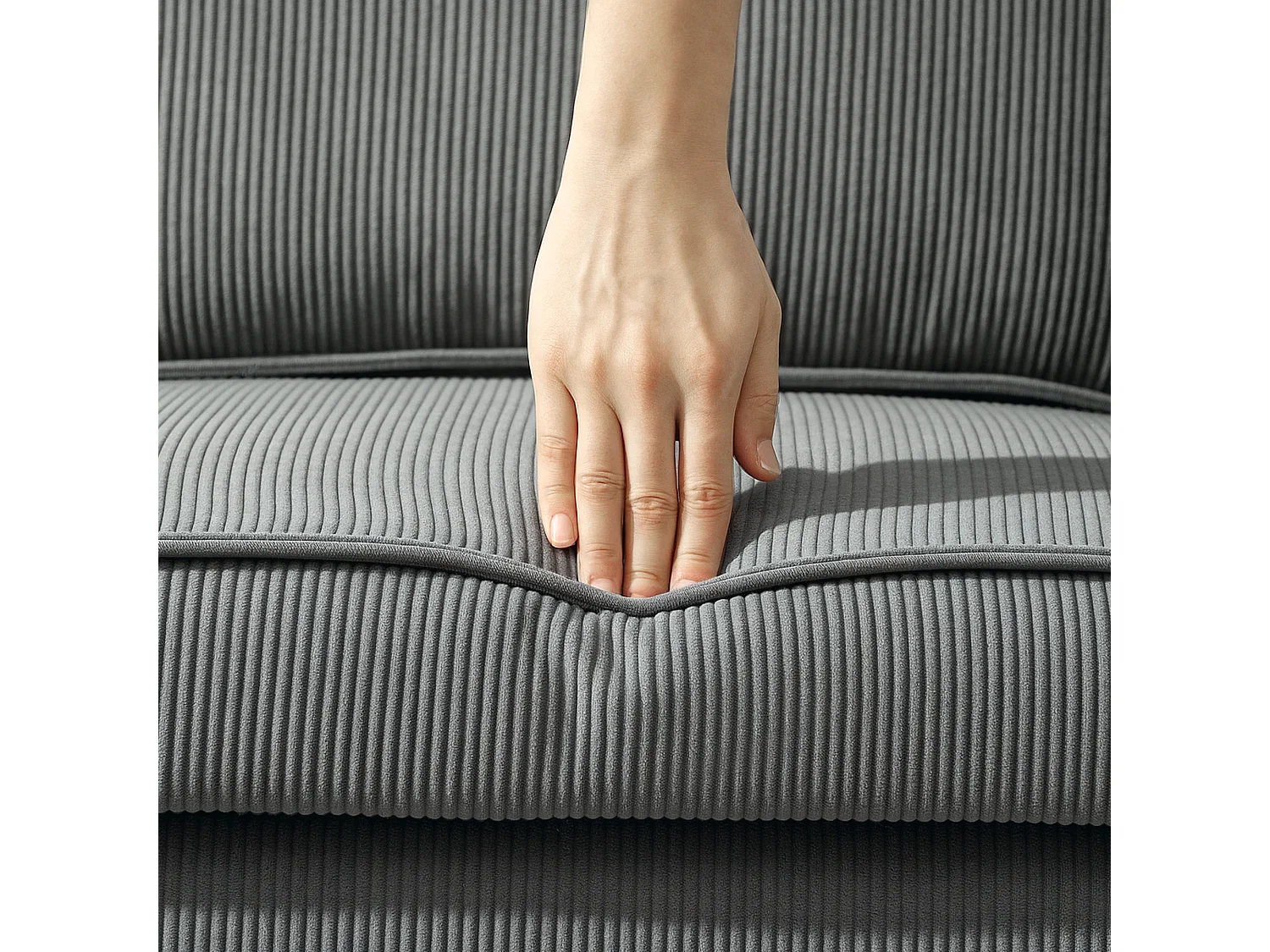 Divano 2 posti imbottito con spazio portaoggetti e 2 cuscini grigio