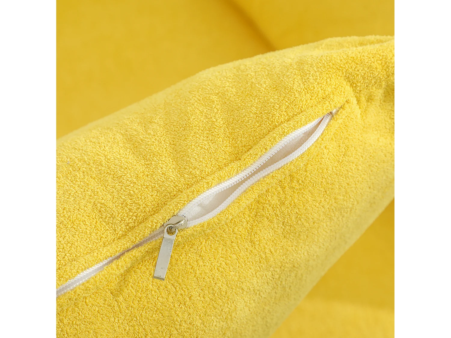 Divano 2 posti moderno con cuscini in tessuto spugna giallo